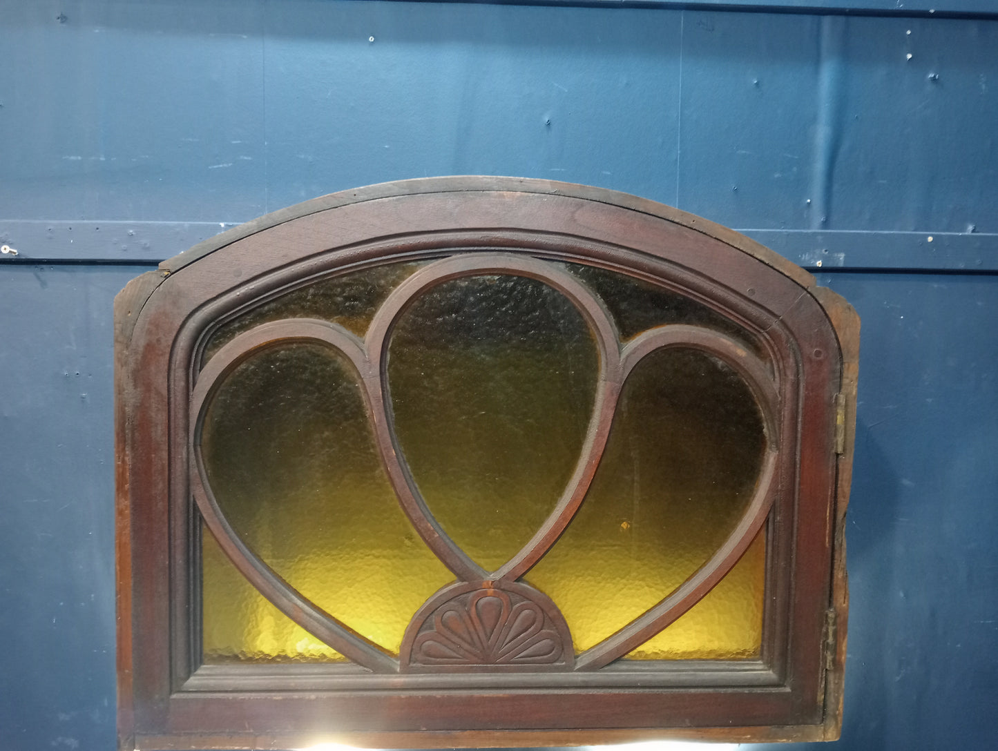 Arched Cottage fanlight with coloured glass