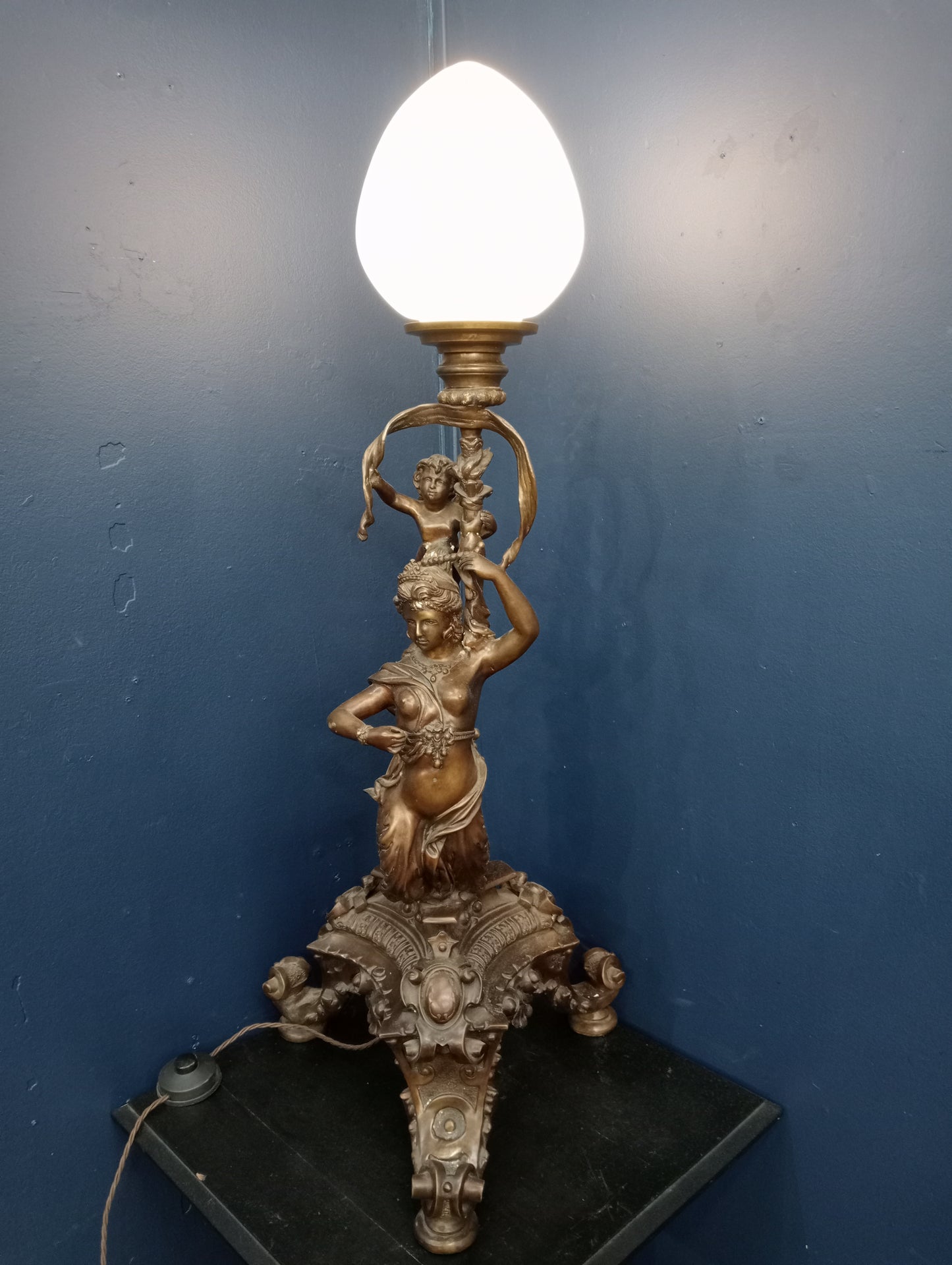 Bronze lady lamp