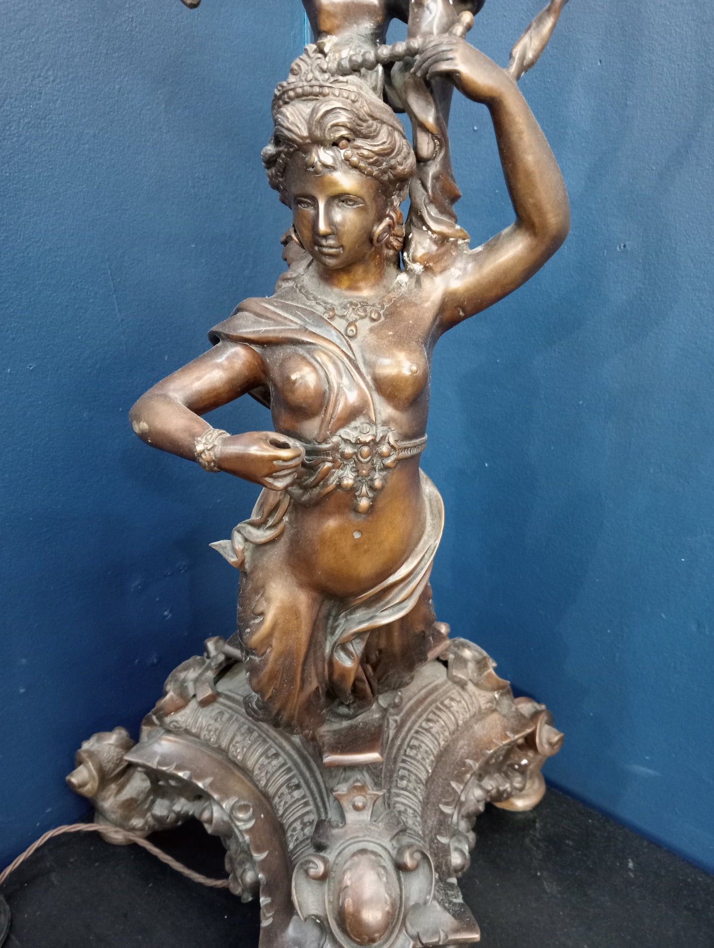 Bronze lady lamp