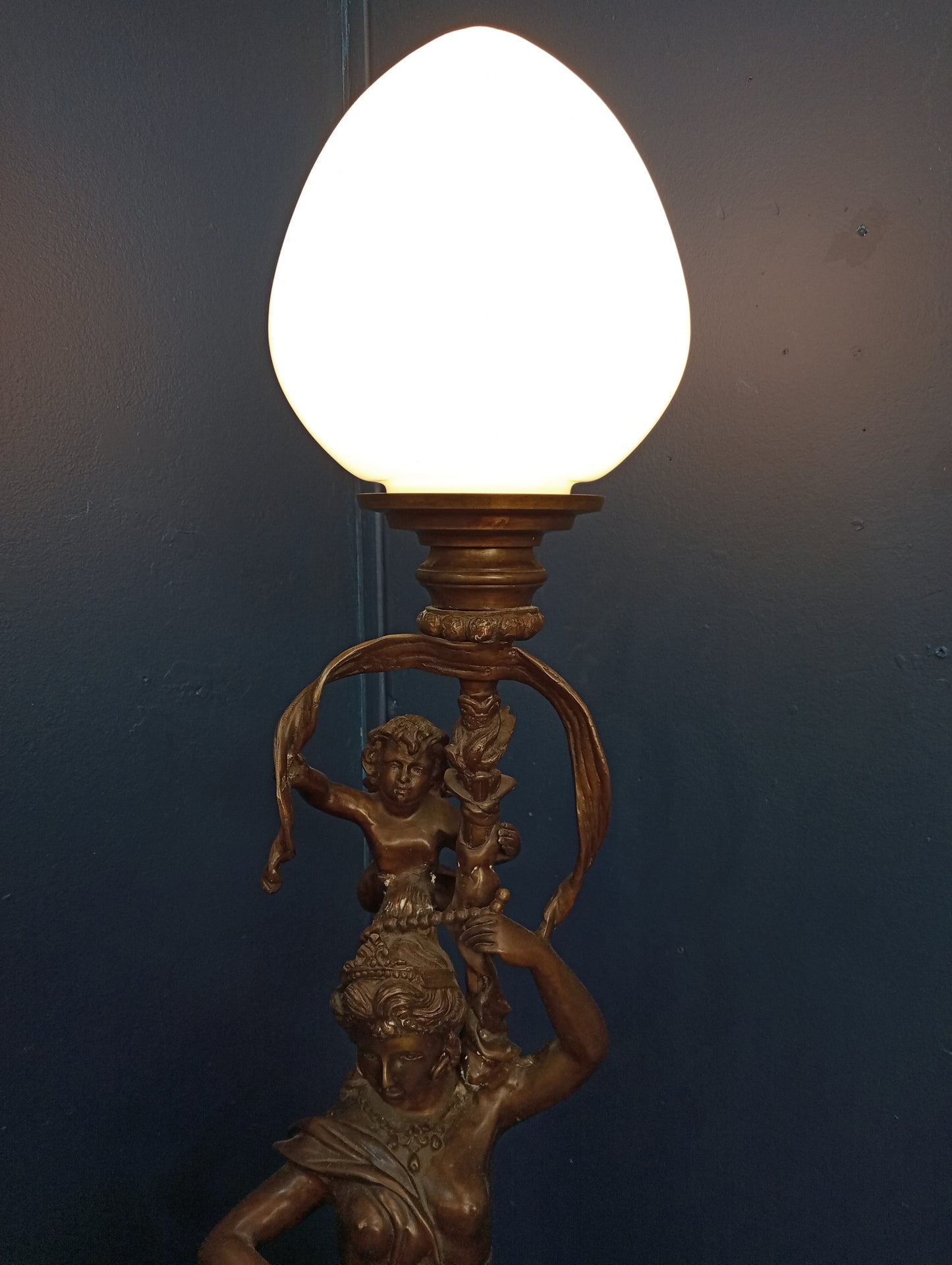 Bronze lady lamp
