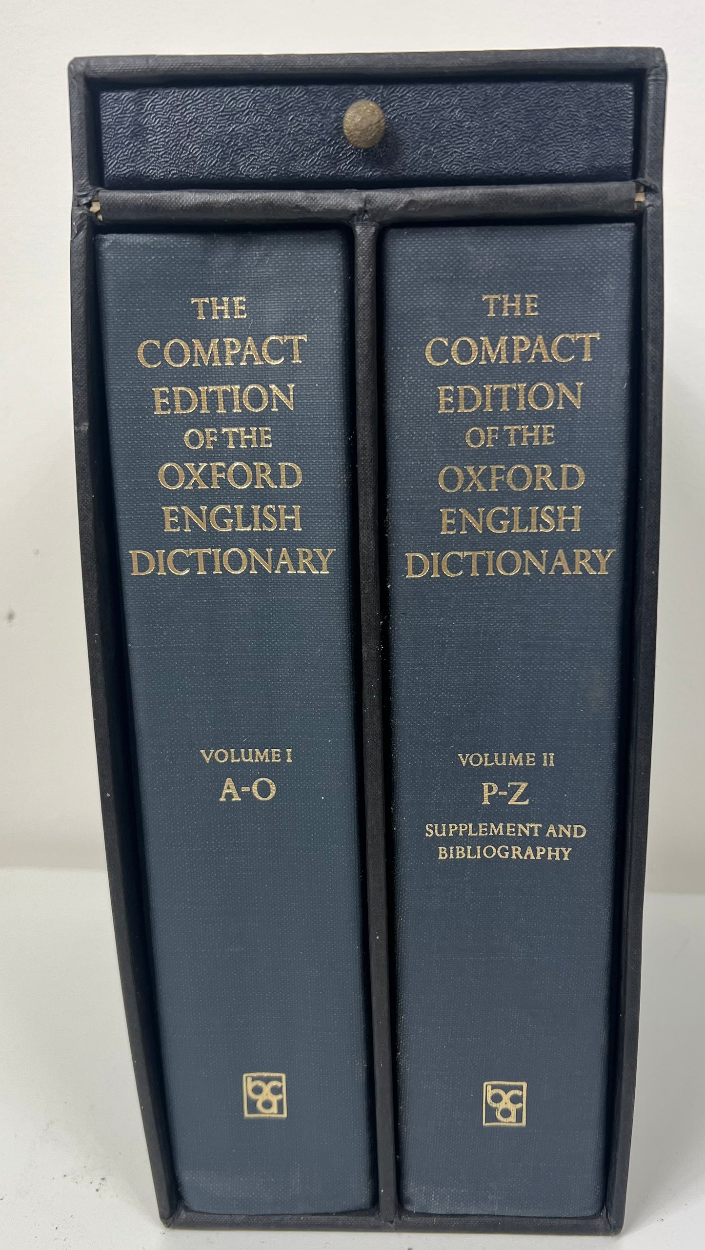 Compact edition english dictionary with magnifying glass