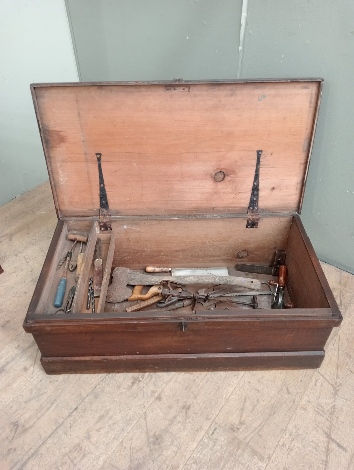 Early 19th C joiners toolbox with tools