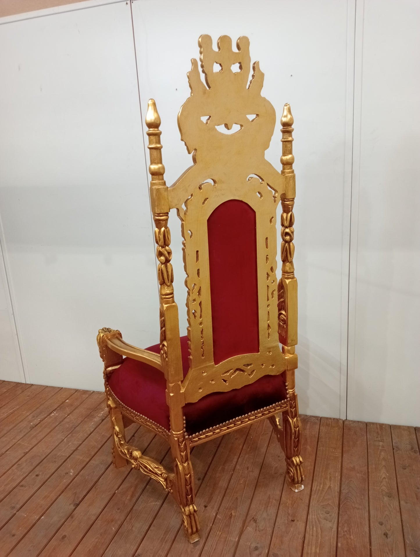 Giltwood lions head throne chair red velvet fabric deep button