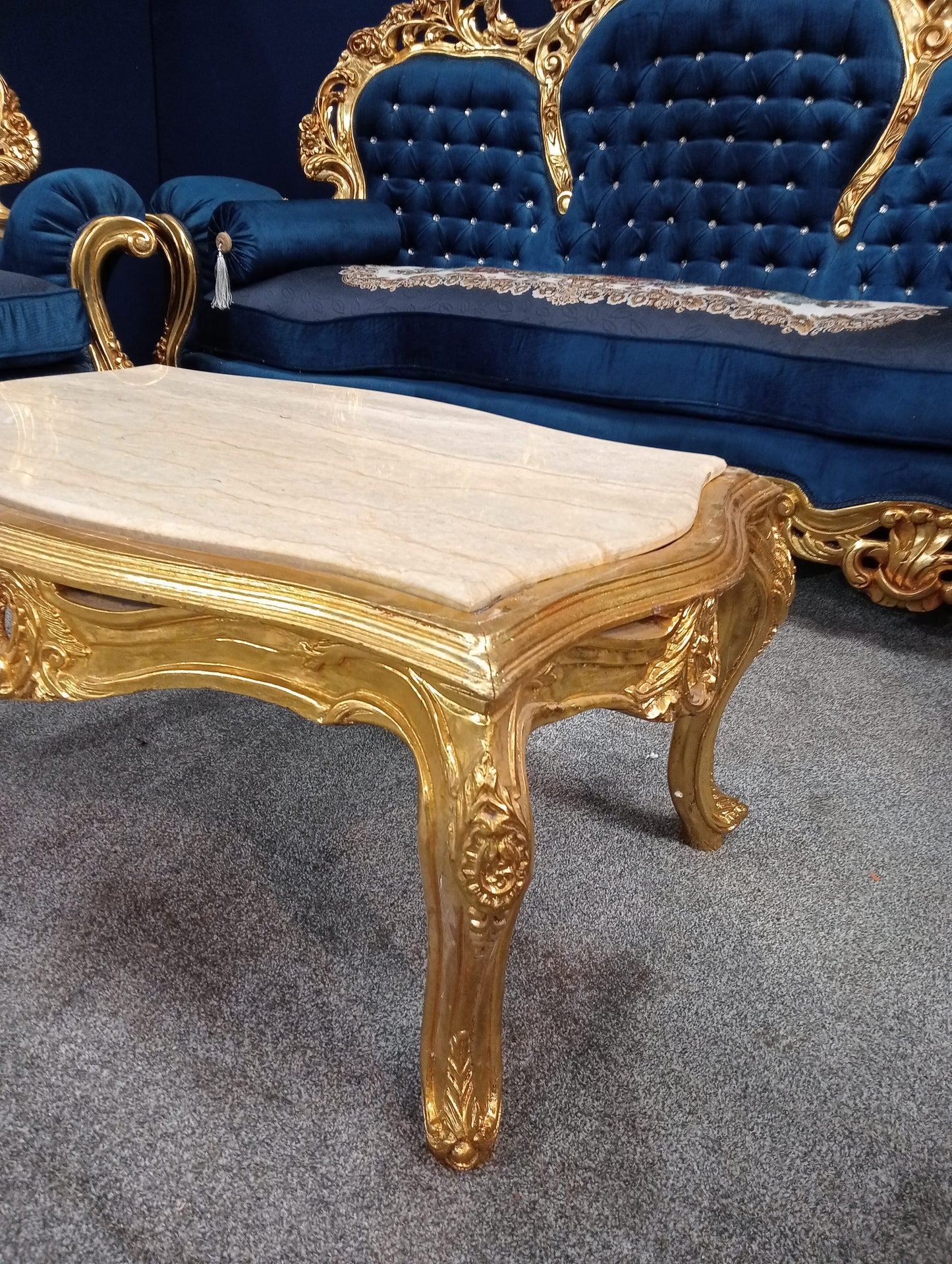 Giltwood suite blue velvet deep button sofa 4 chairs, giltwood table with marble top