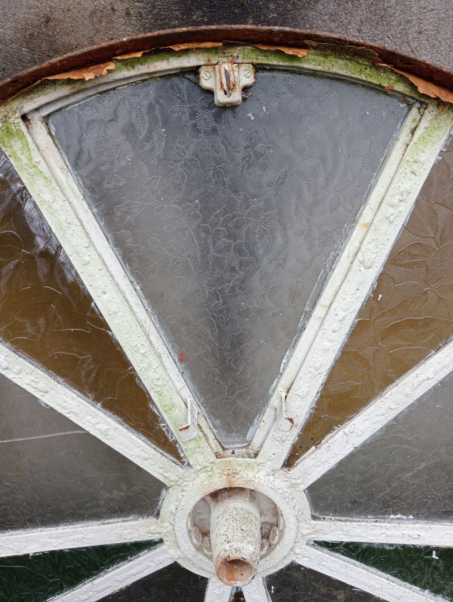 Iron wagon wheel window