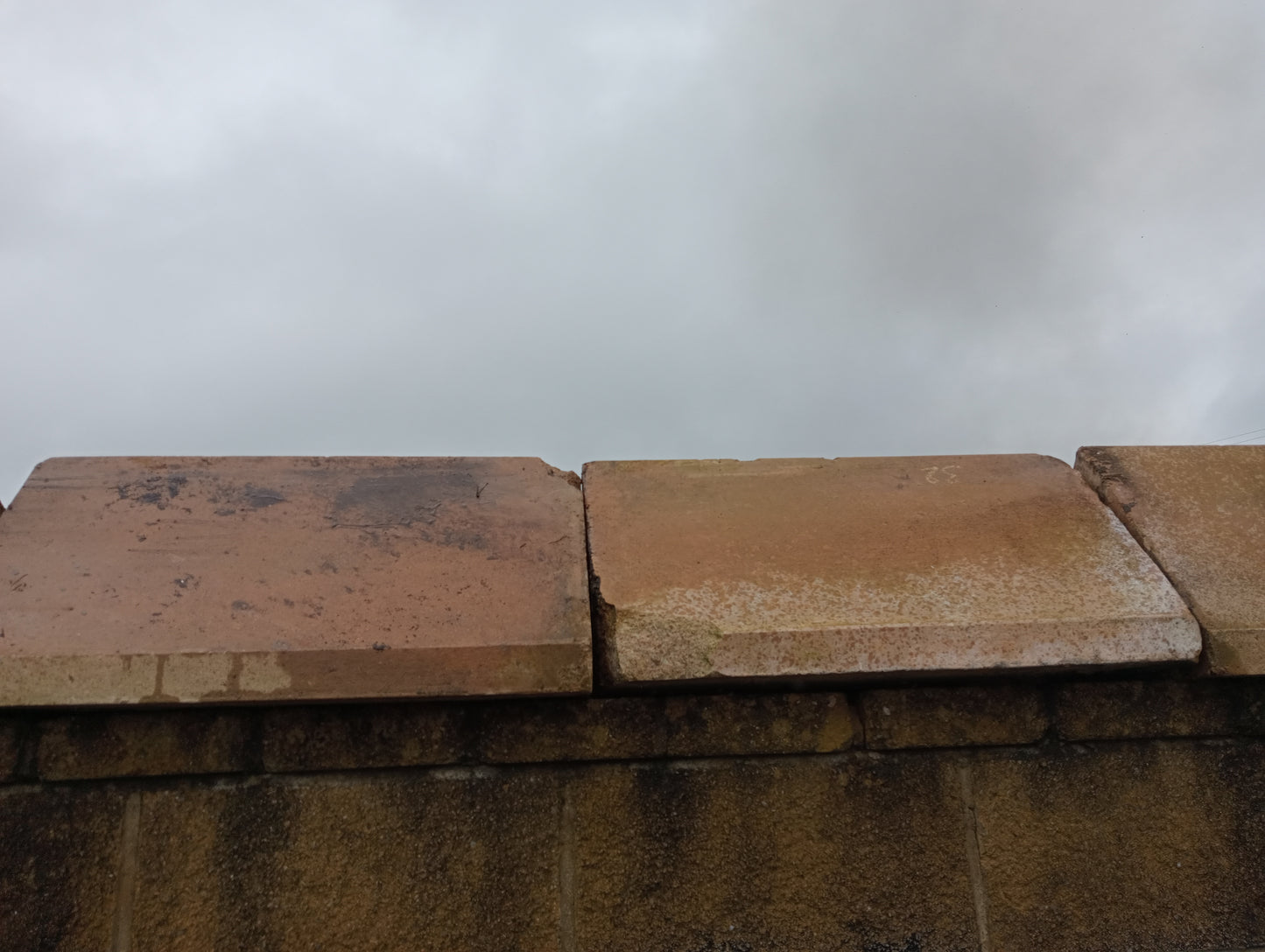Lot of 73 stone bridge wall copings