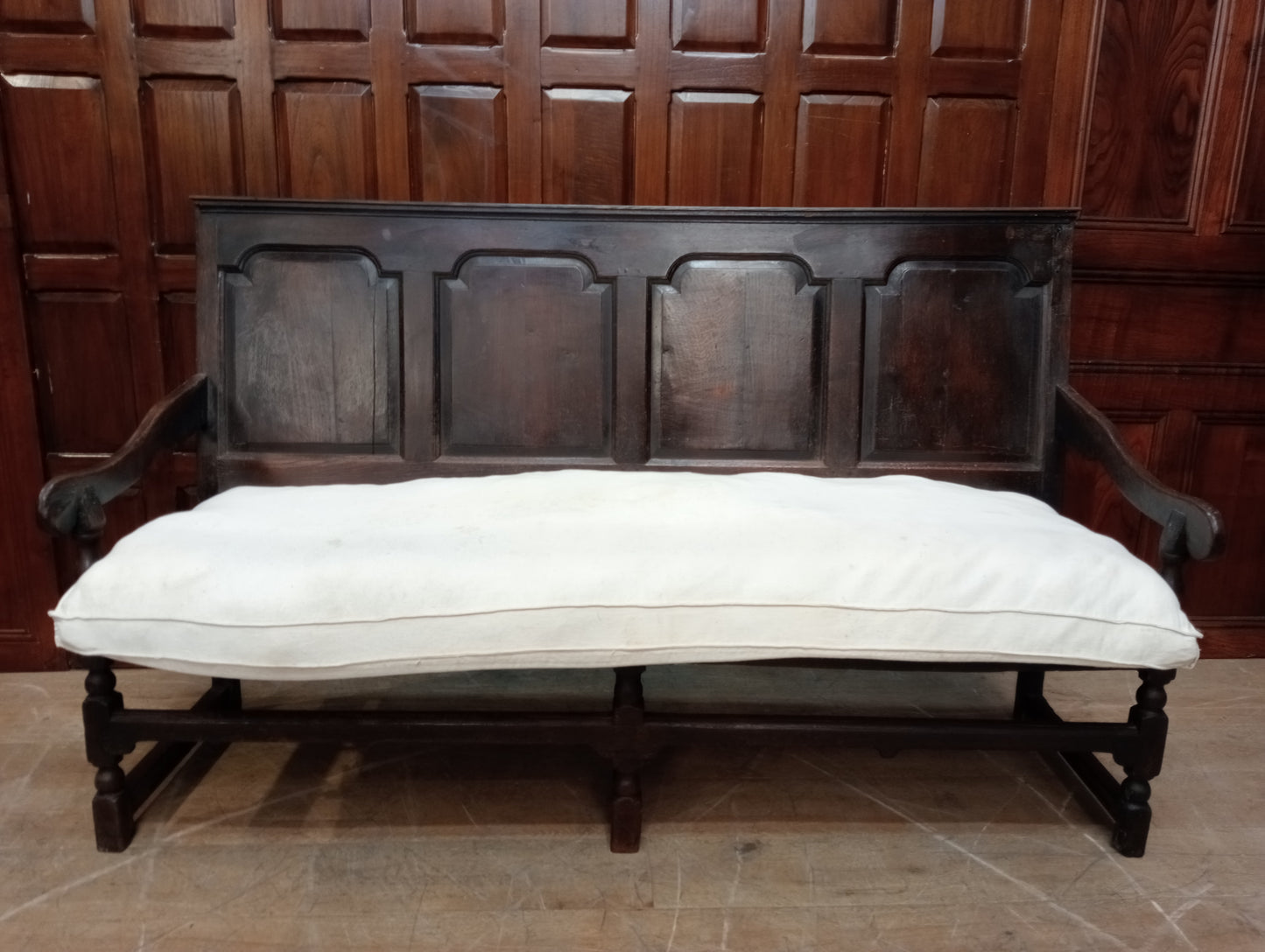 Oak 4 panel settle bench 19th C with rope design seat with removable cover