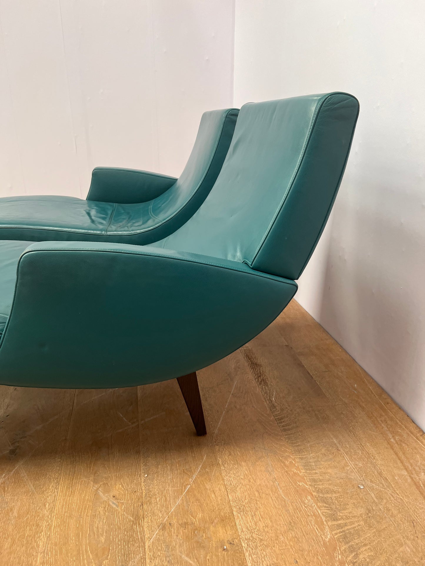 Retro style leather day bed(pair)