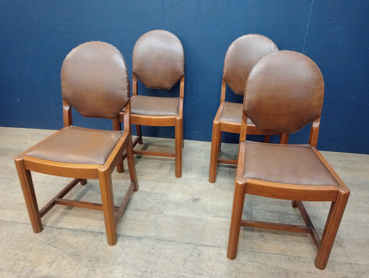Set of 4 art deco circe 1930s oak and tan leather dinning chairs