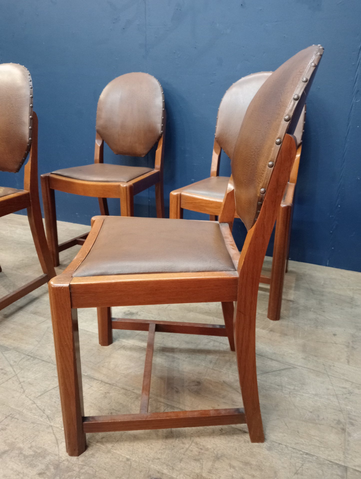 Set of 4 art deco circe 1930s oak and tan leather dinning chairs
