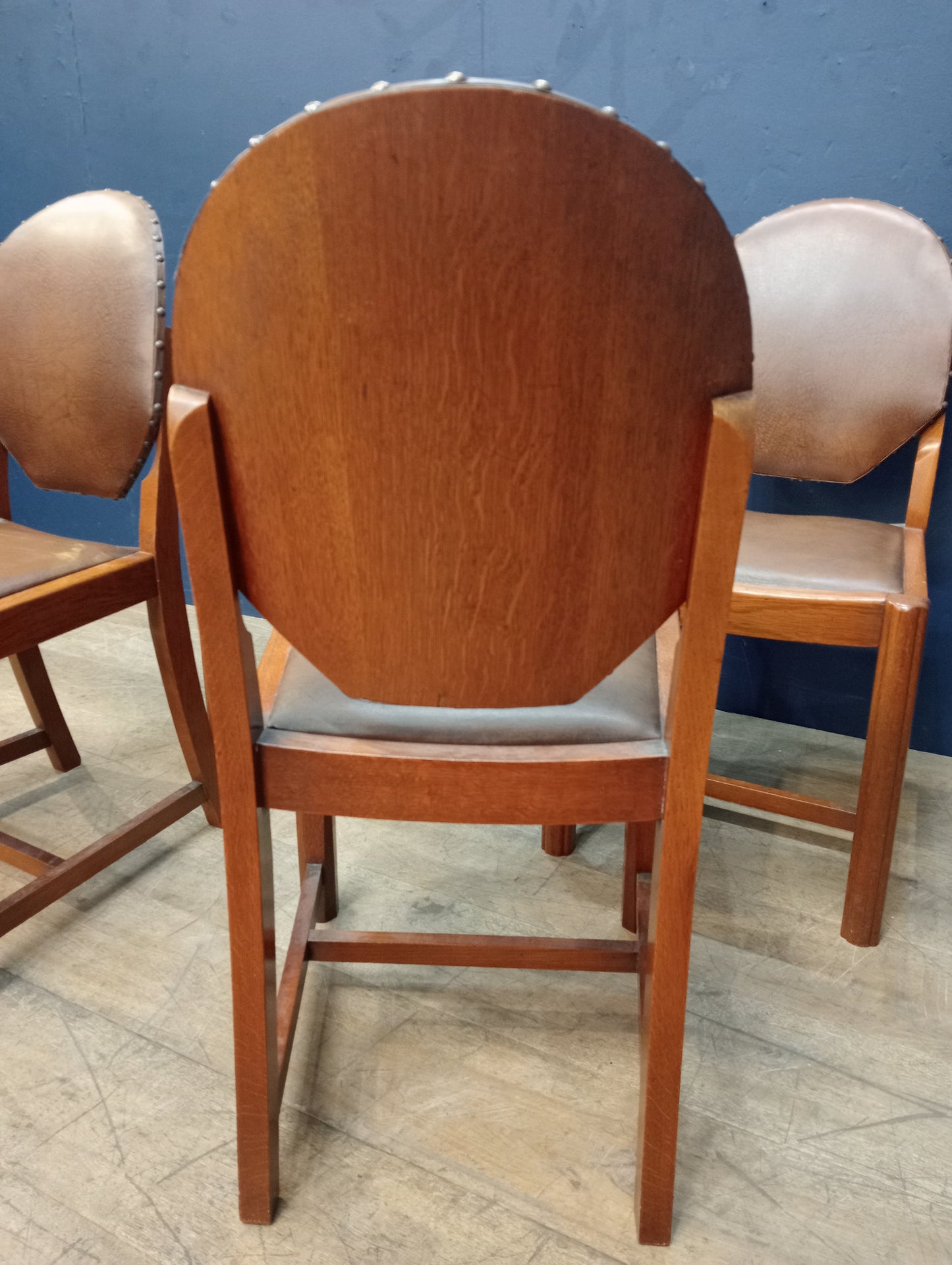 Set of 4 art deco circe 1930s oak and tan leather dinning chairs