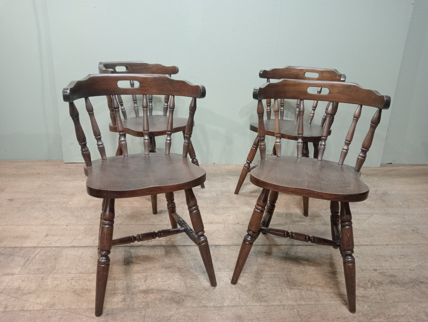 Set of 4 mates chairs