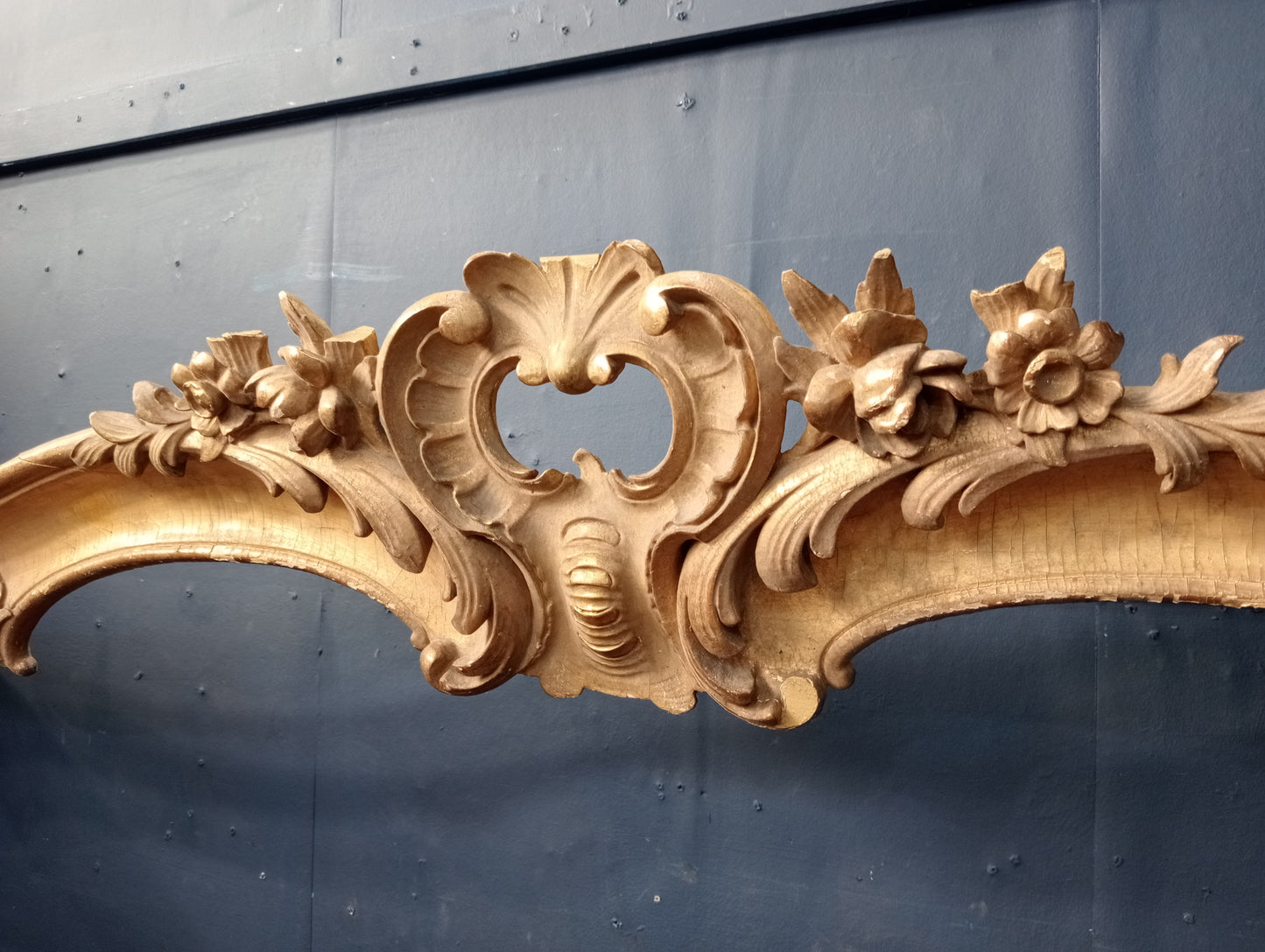 Wooden gilt curtain pelmet