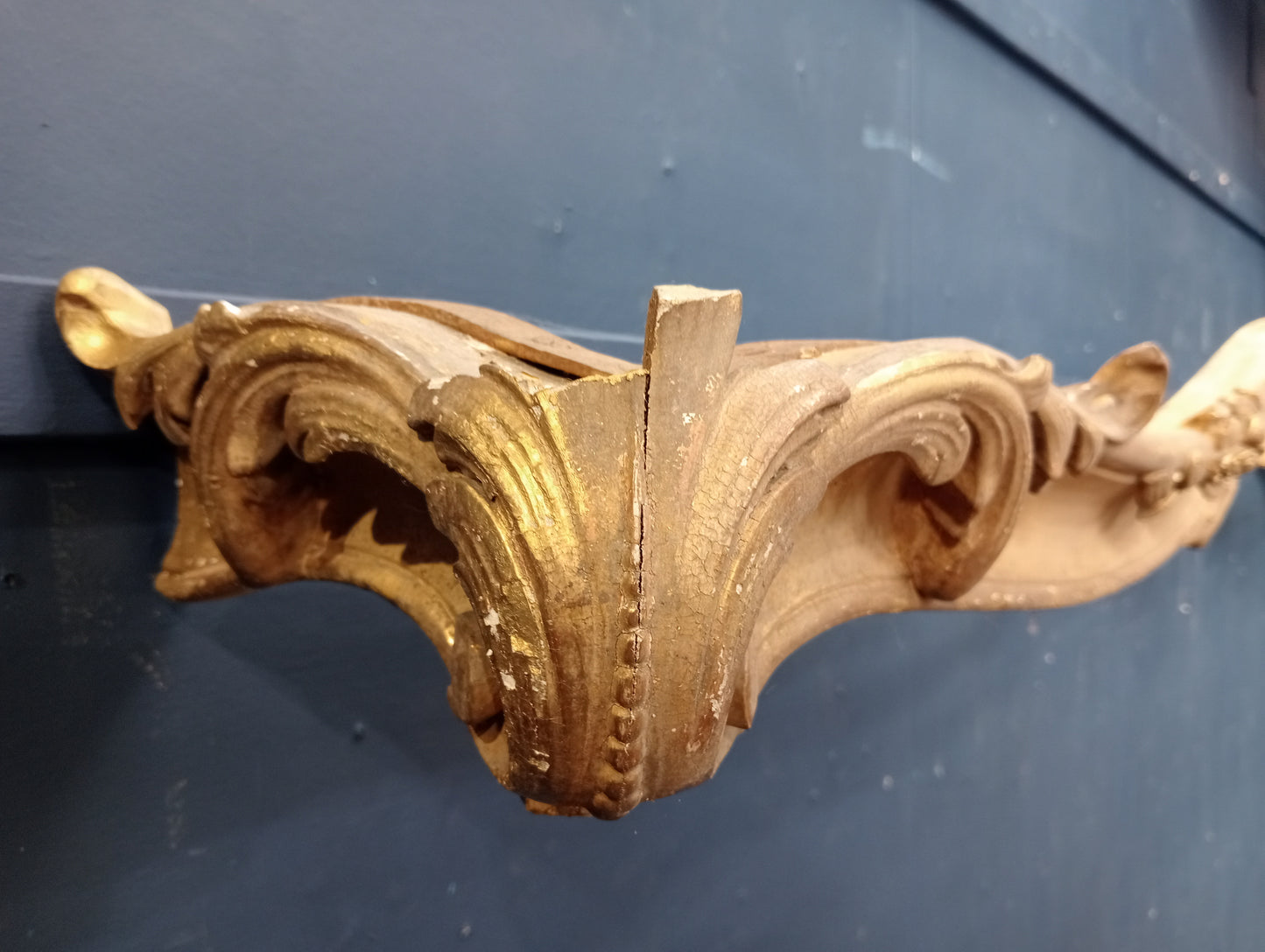 Wooden gilt curtain pelmet