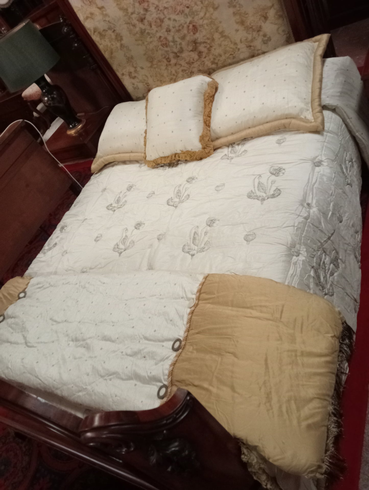 100% Silk Gold Damake Princessa bedspread with throw and 3 matching pillows
