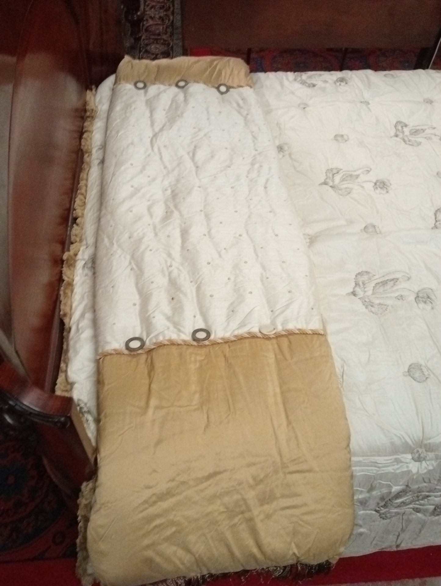 100% Silk Gold Damake Princessa bedspread with throw and 3 matching pillows
