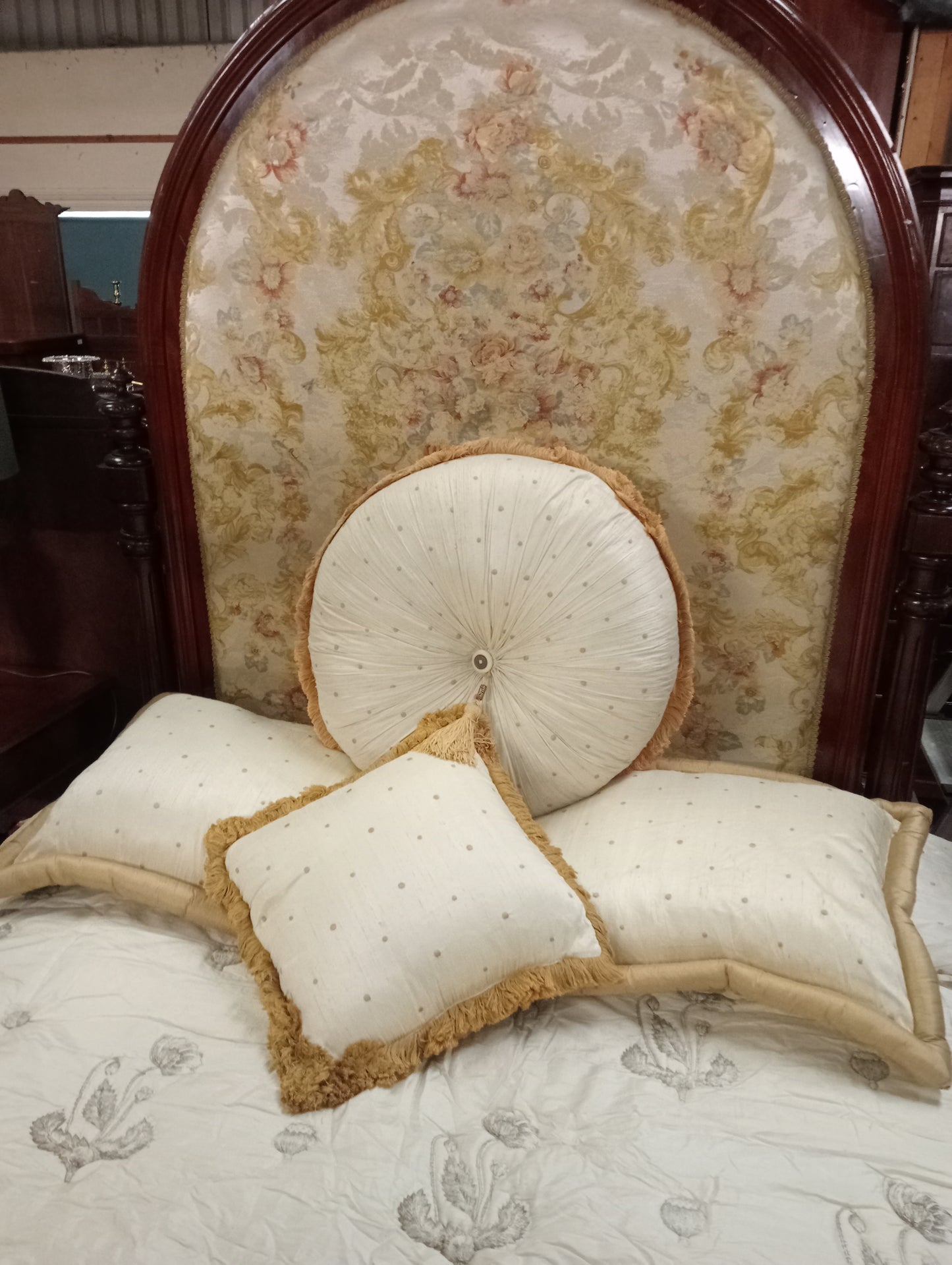 100% Silk Gold Damake Princessa bedspread with throw and 3 matching pillows