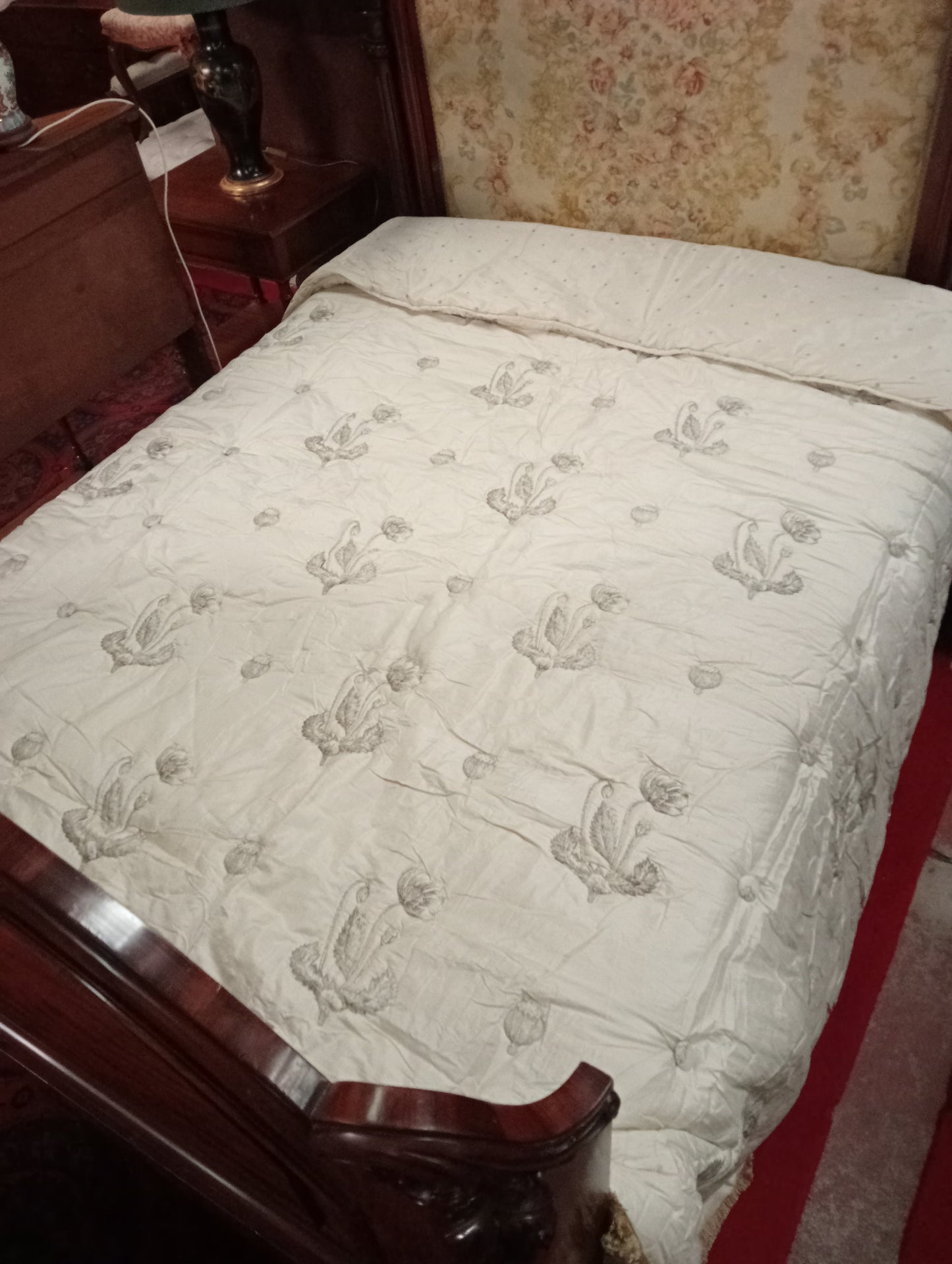 100% Silk Gold Damake Princessa bedspread with throw and 3 matching pillows