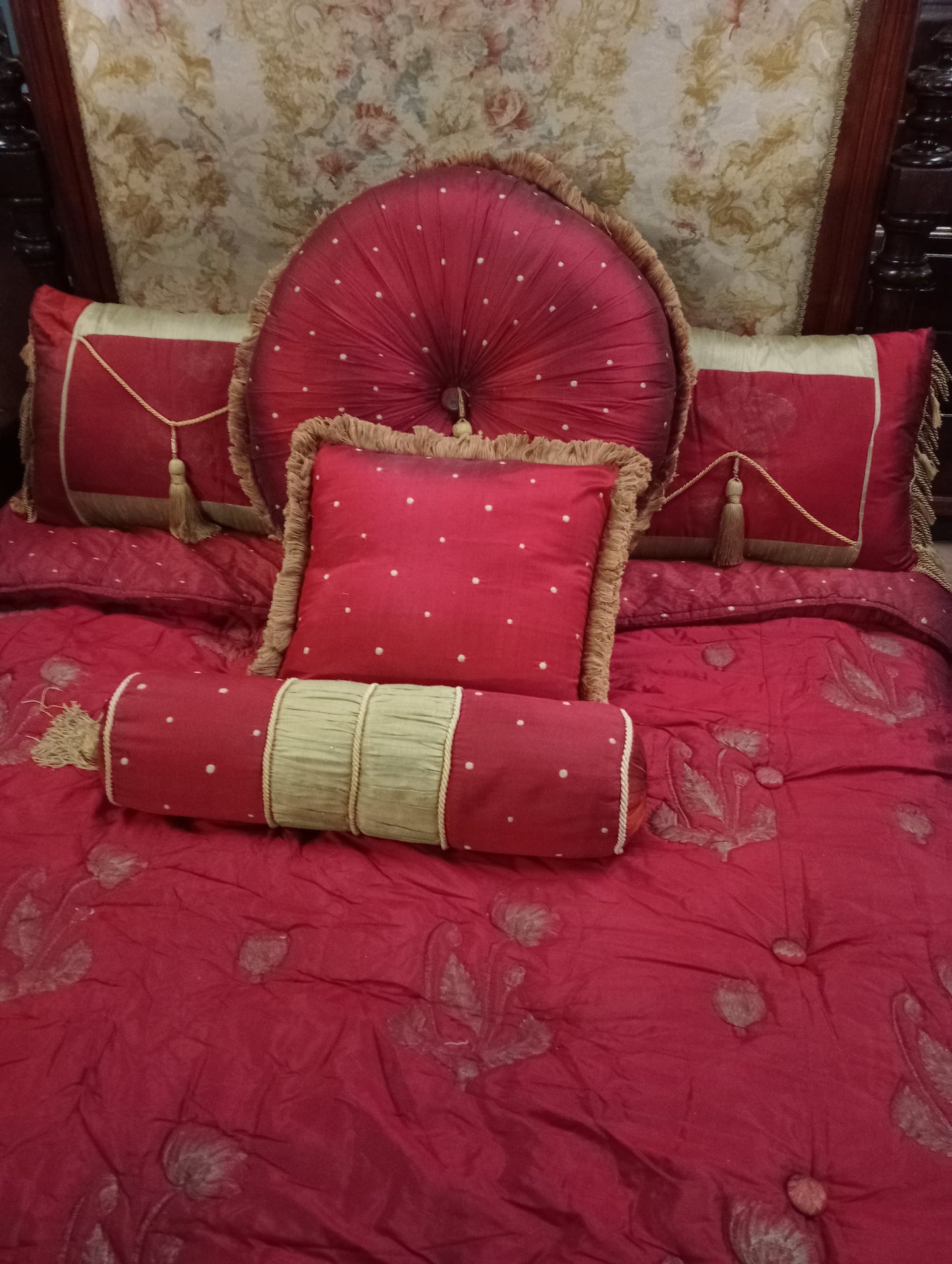 100% Silk red gold Princessa bedspread  consisting of throw, 2 pillows  round cushion and bolster