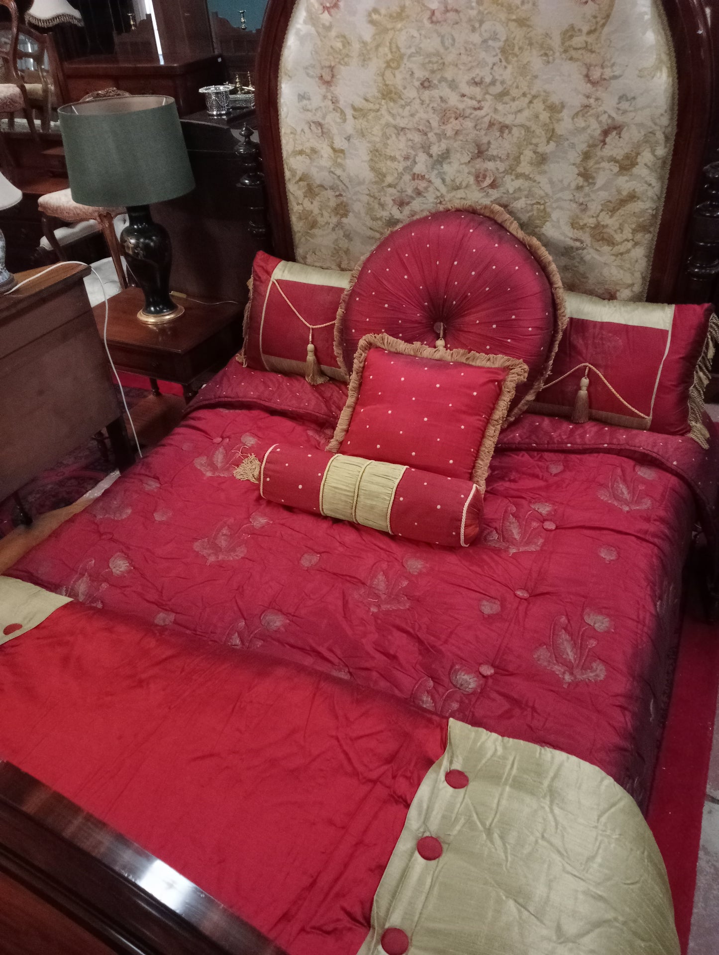 100% Silk red gold Princessa bedspread  consisting of throw, 2 pillows  round cushion and bolster