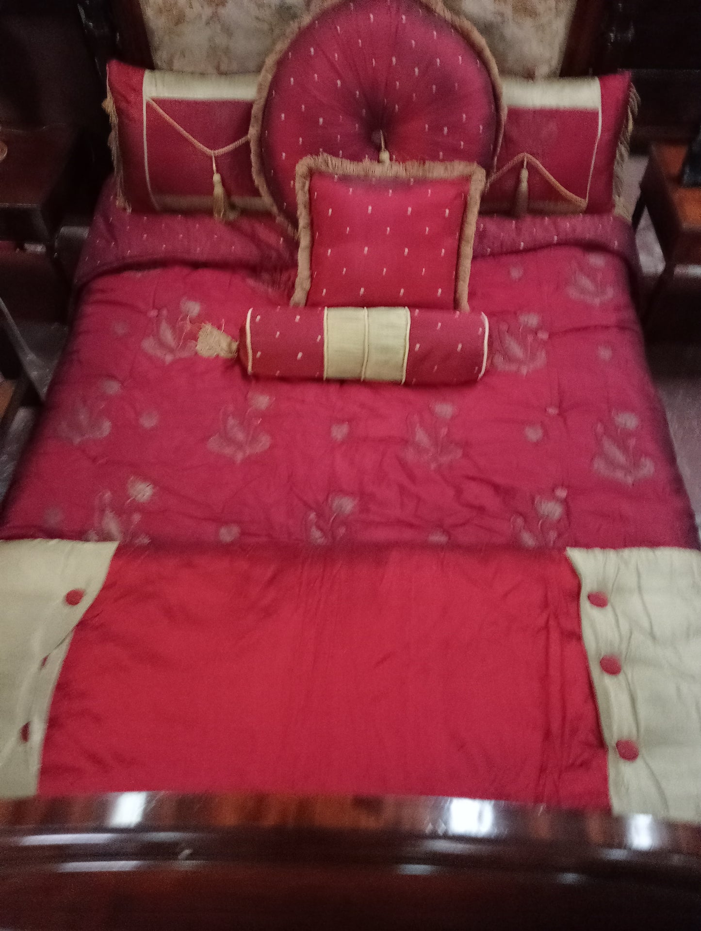 100% Silk red gold Princessa bedspread  consisting of throw, 2 pillows  round cushion and bolster