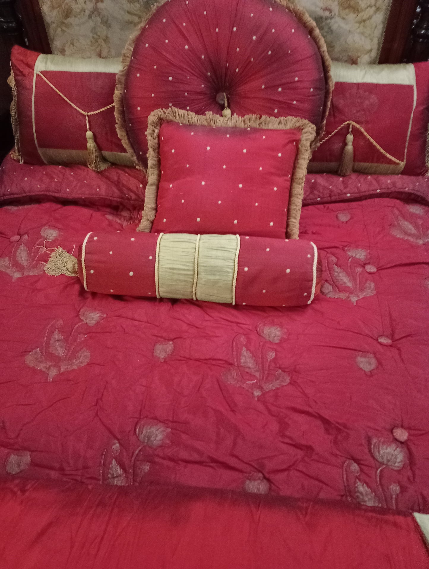 100% Silk red gold Princessa bedspread  consisting of throw, 2 pillows  round cushion and bolster