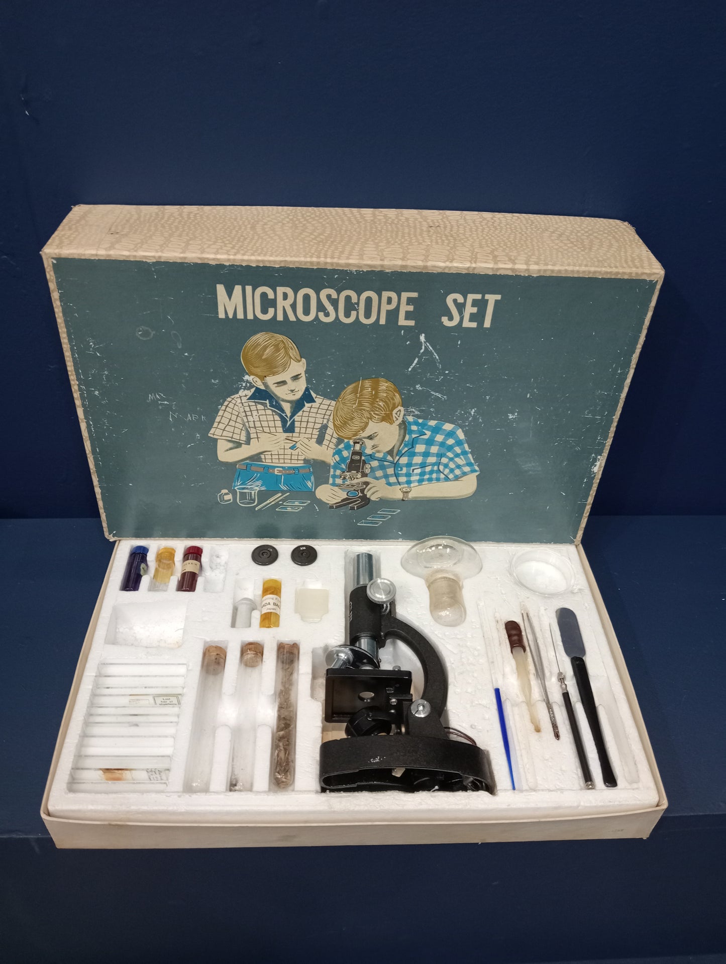 1960s Microscope set