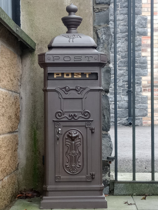 Aluminium post box