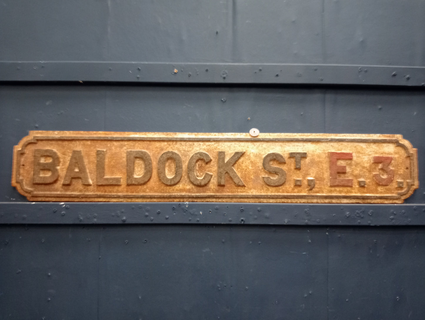 Baldock street E cast iron st sign