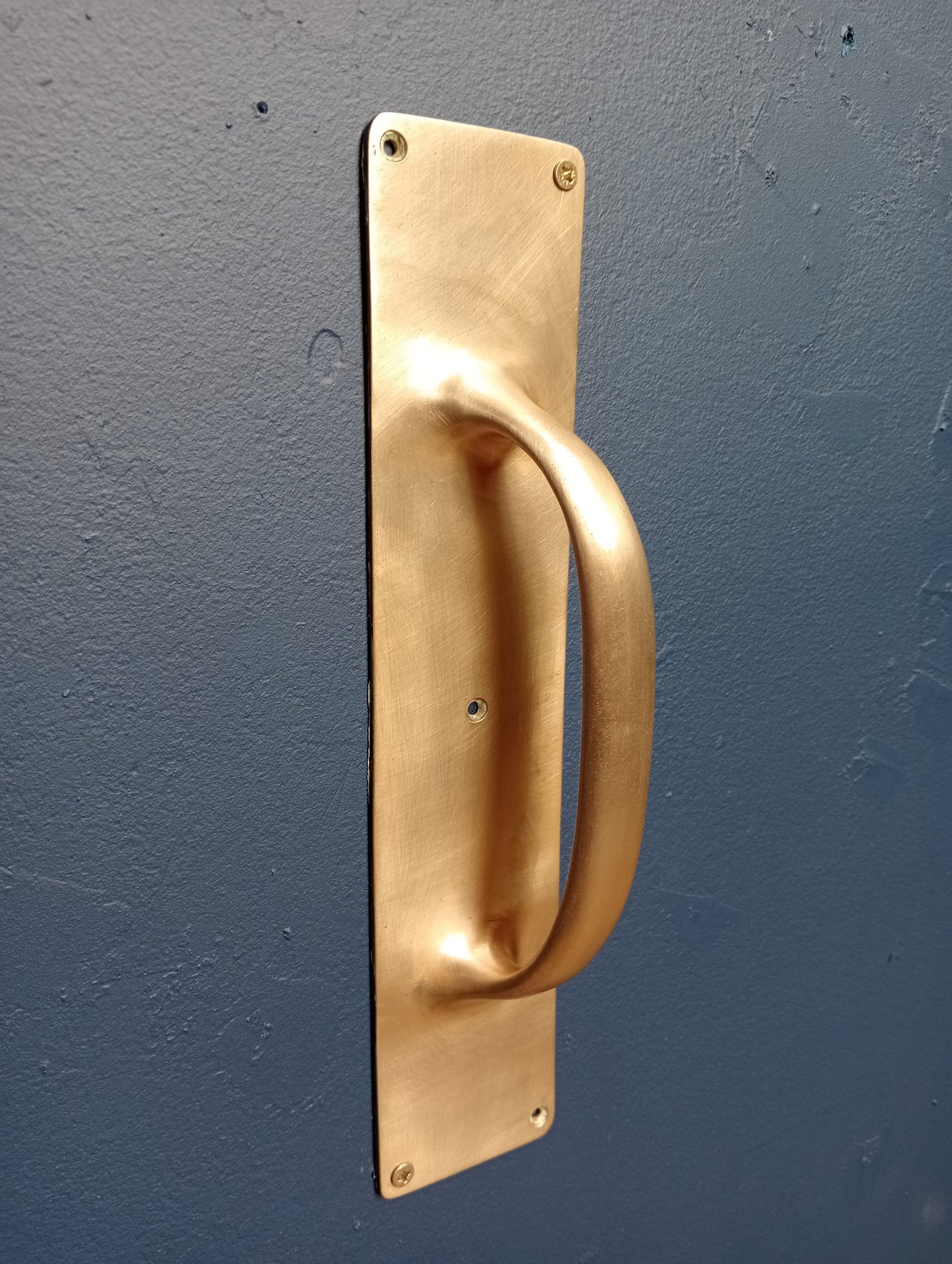 Brass pull handle