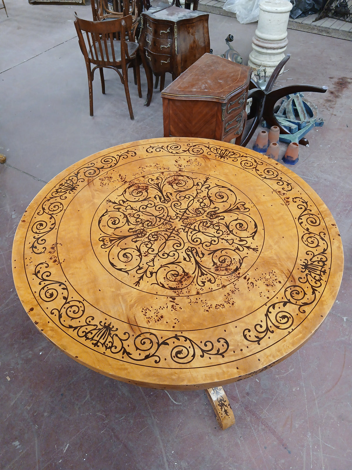Burlwood Marquetry Gueridon Pedestal Table