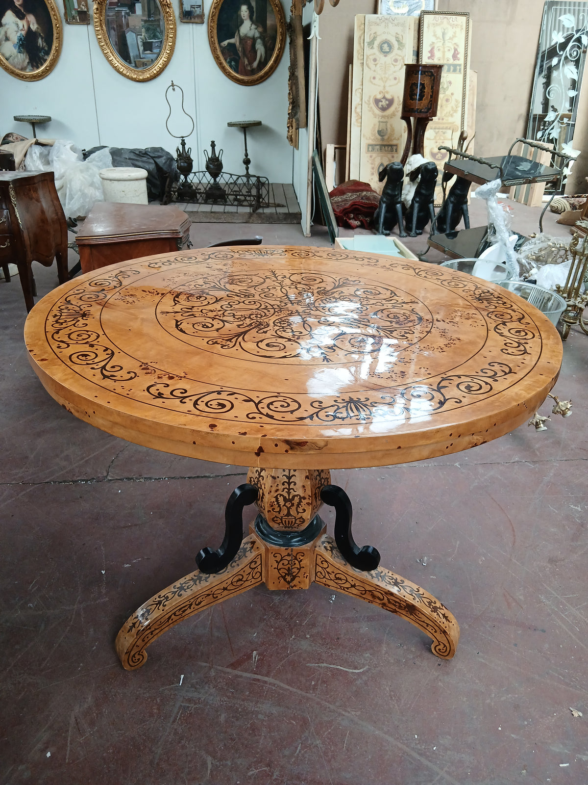 Burlwood Marquetry Gueridon Pedestal Table