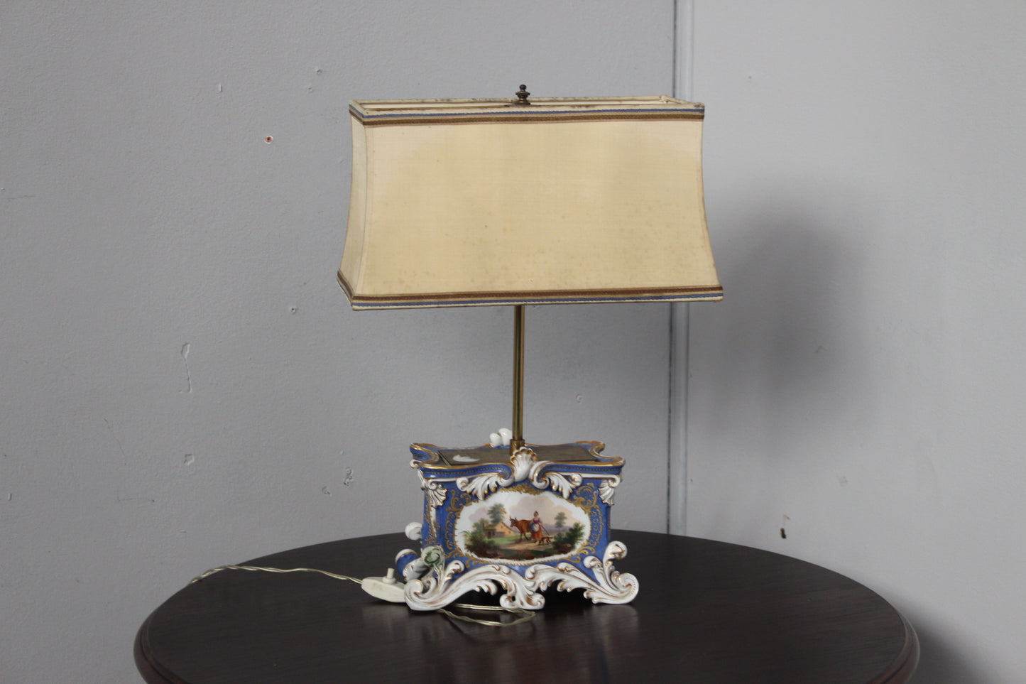 Capodimonte table lamp with shade