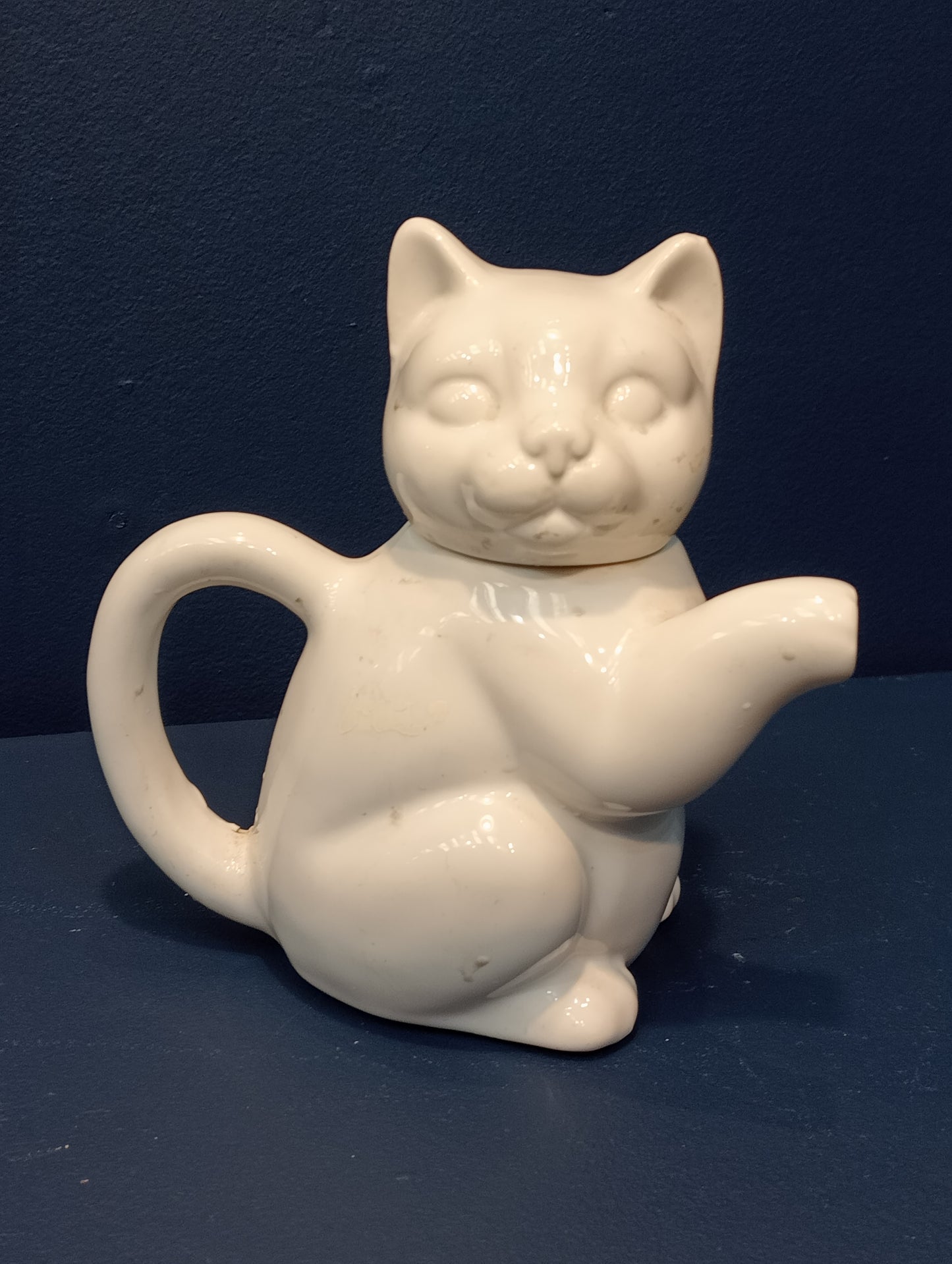 Ceramic cat milk jug