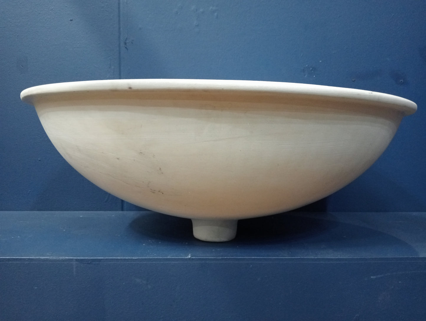 Ceramic shell style sink