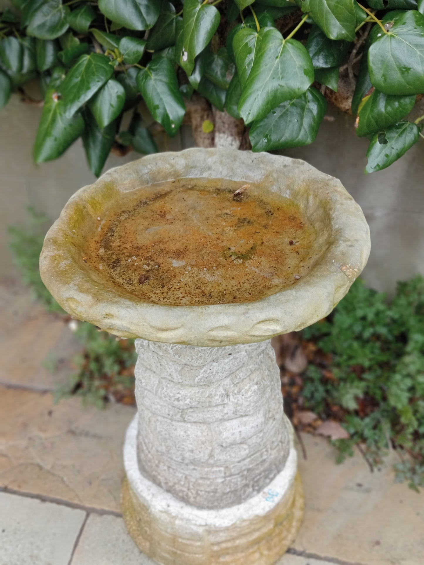 Composition stone bird bath