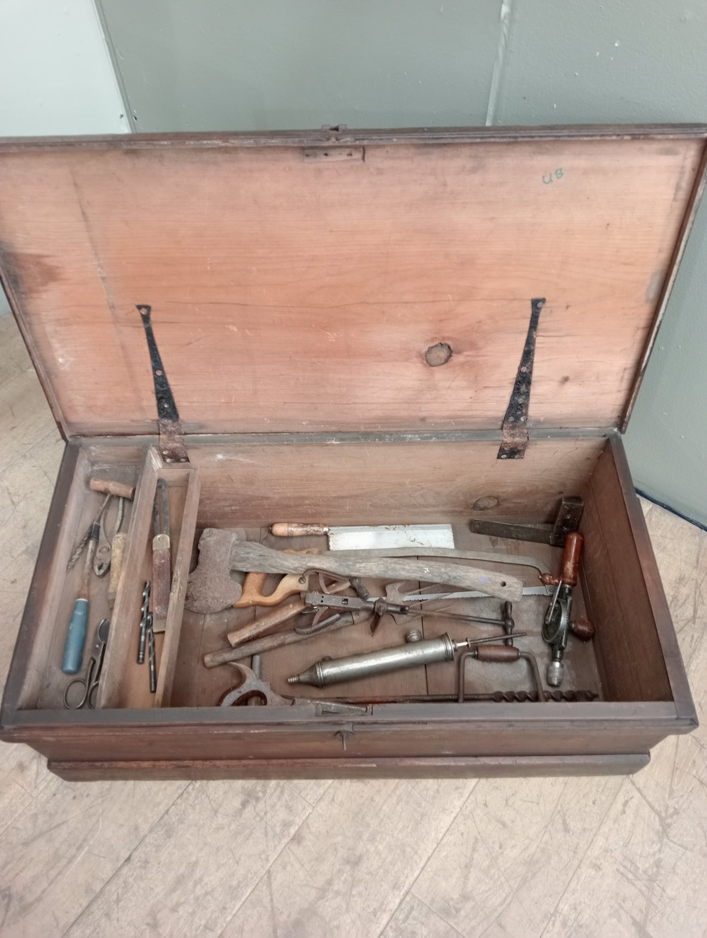 Early 19th C joiners toolbox with tools