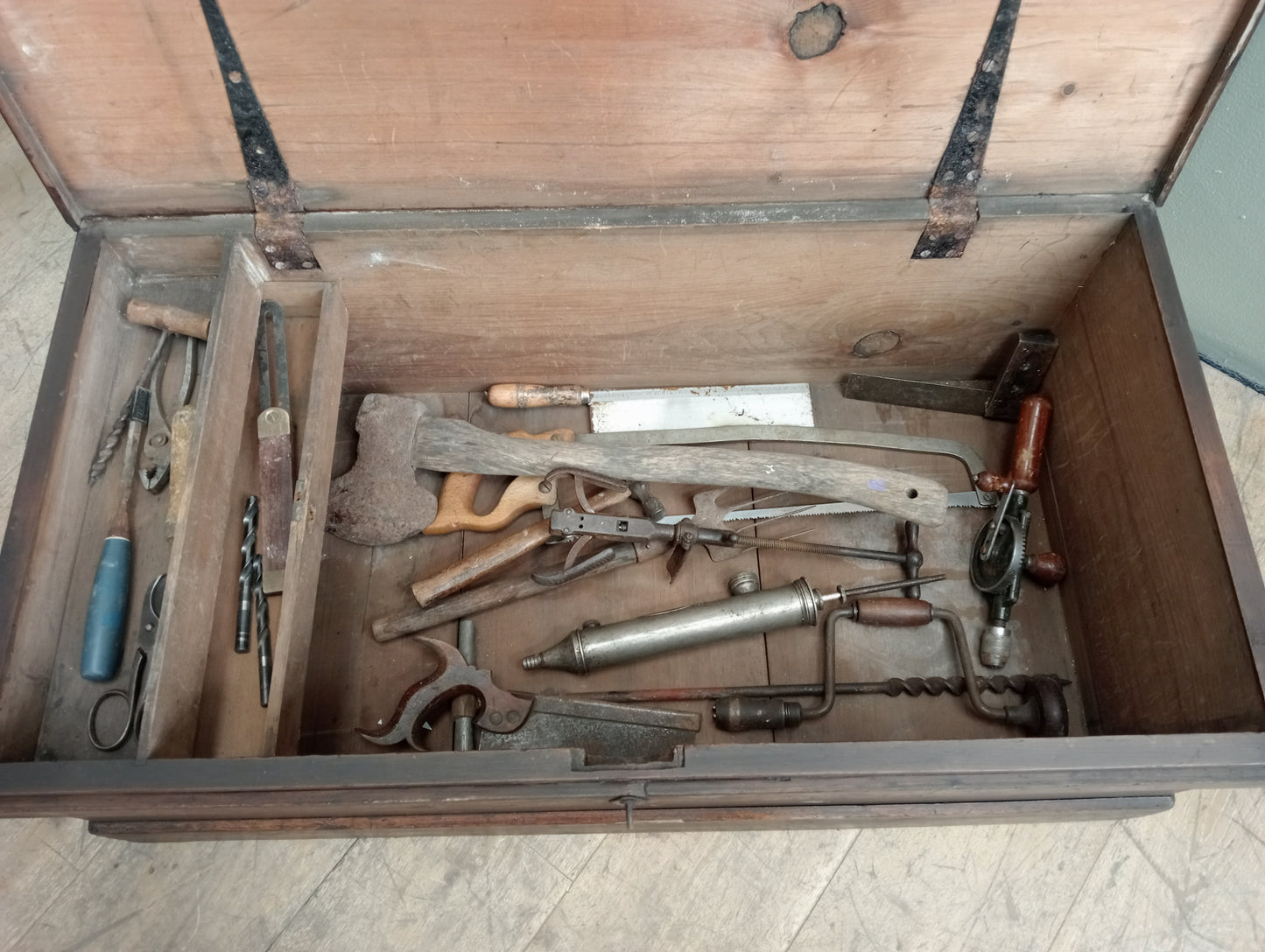 Early 19th C joiners toolbox with tools
