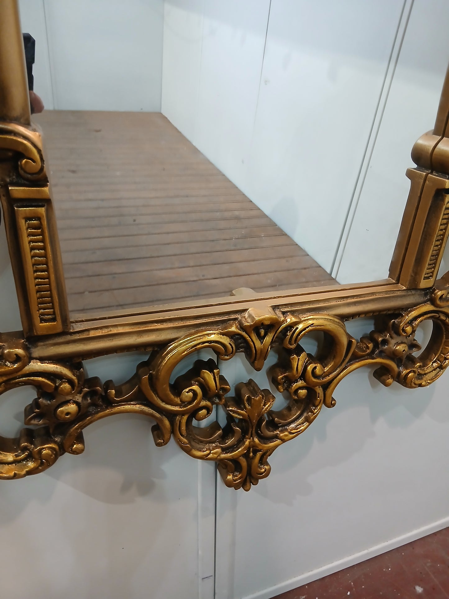 Giltwood chippendale style mirror featuring Ho-Ho birds