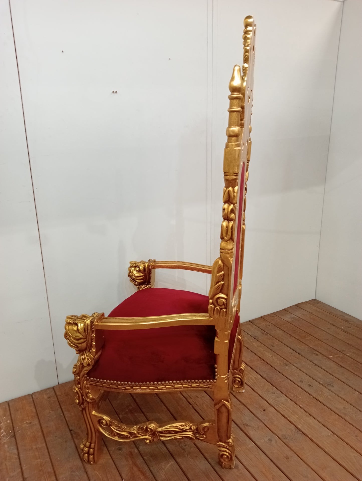 Giltwood lions head throne chair red velvet fabric deep button
