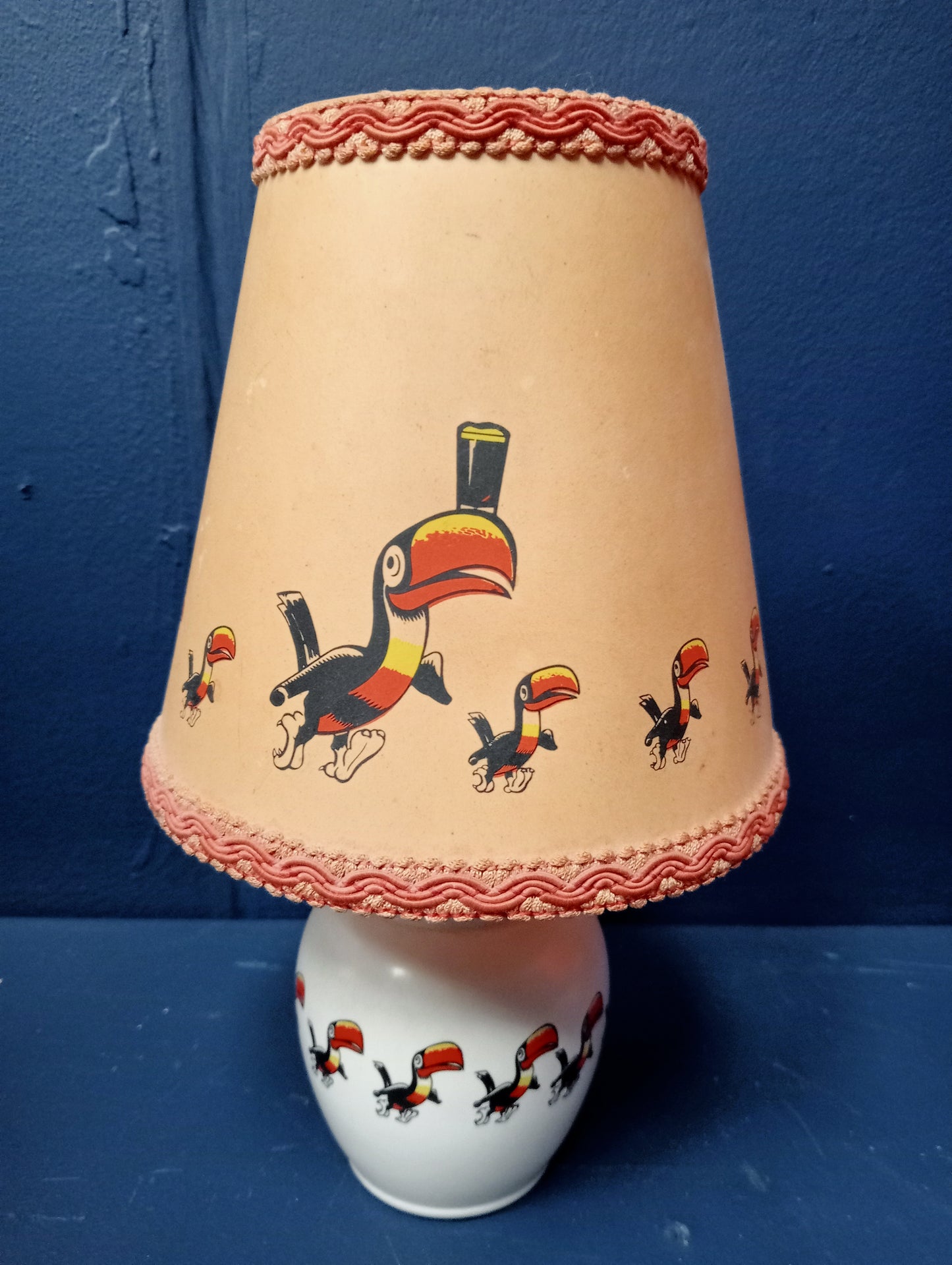 Guiness running toucan lamp