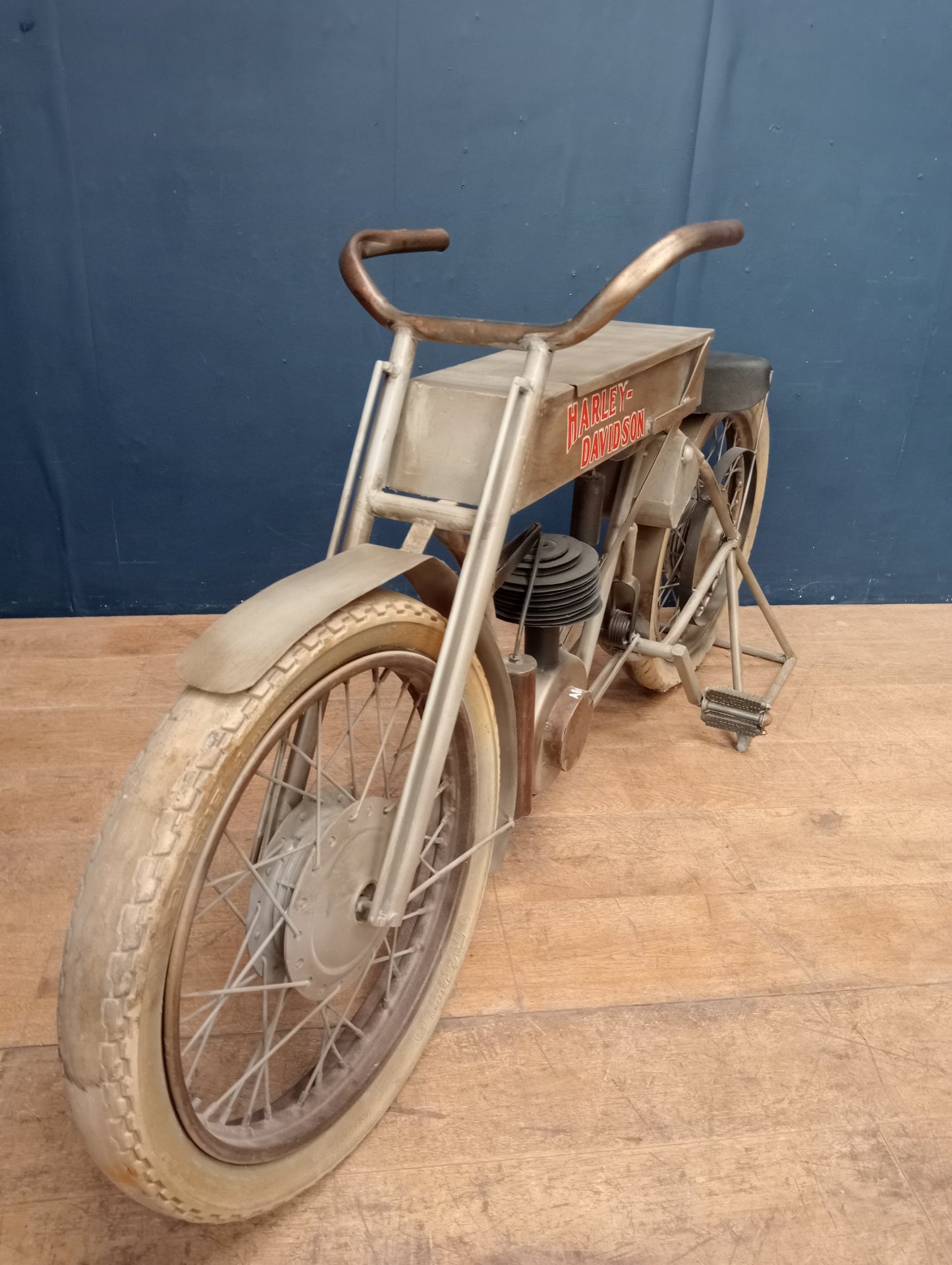 Harley Davidson display bar