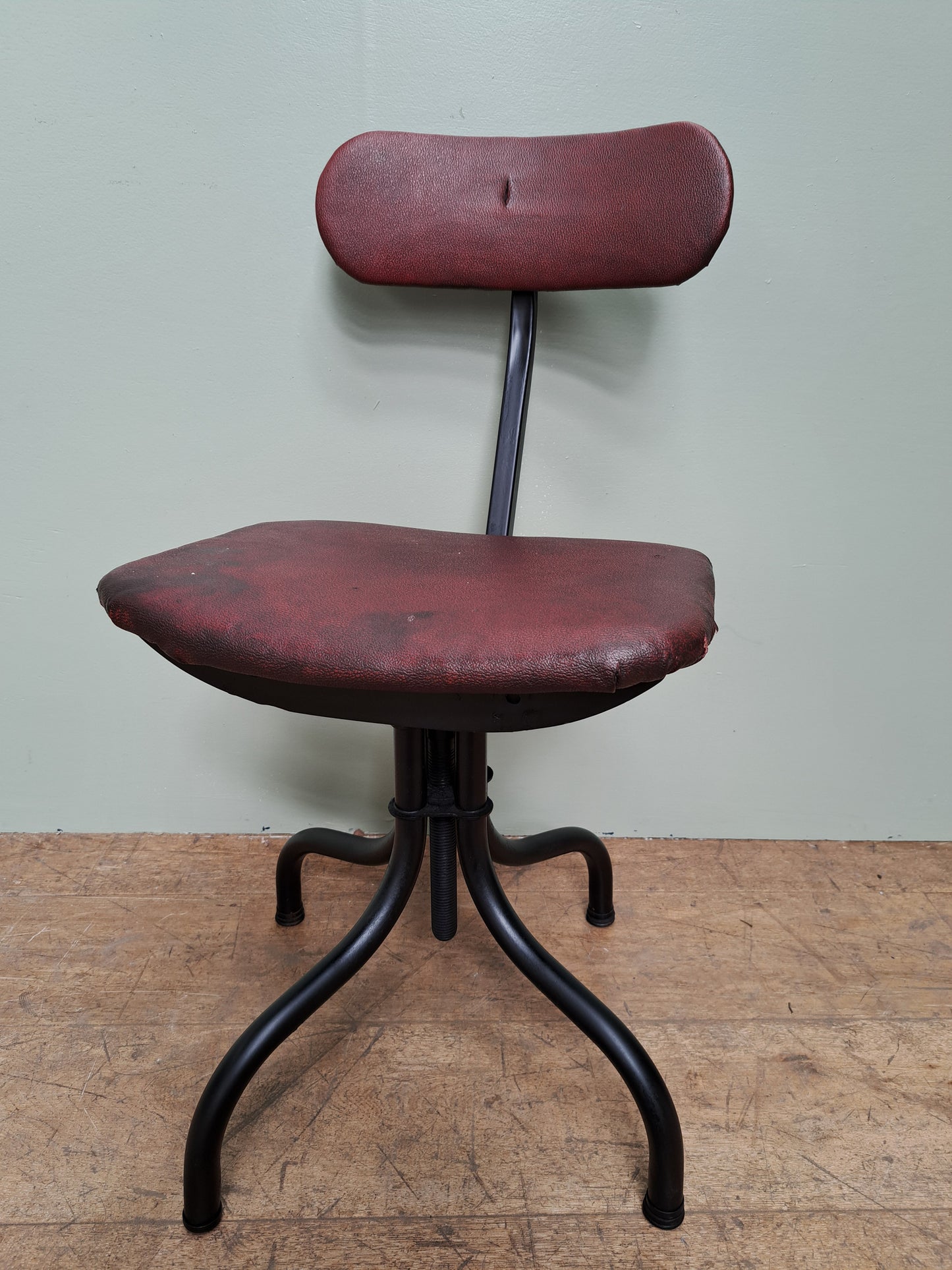 Industrial swivel chair