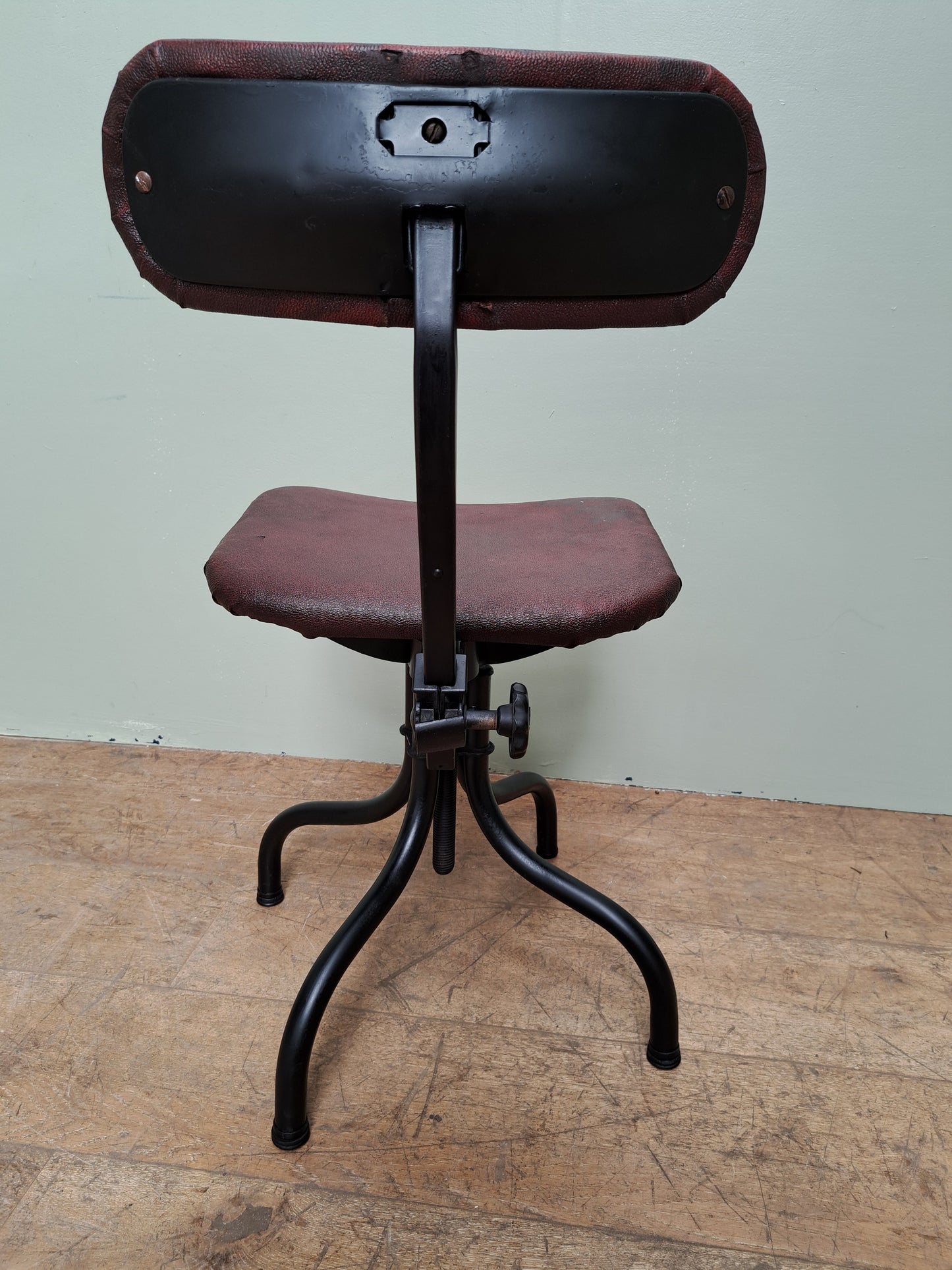 Industrial swivel chair