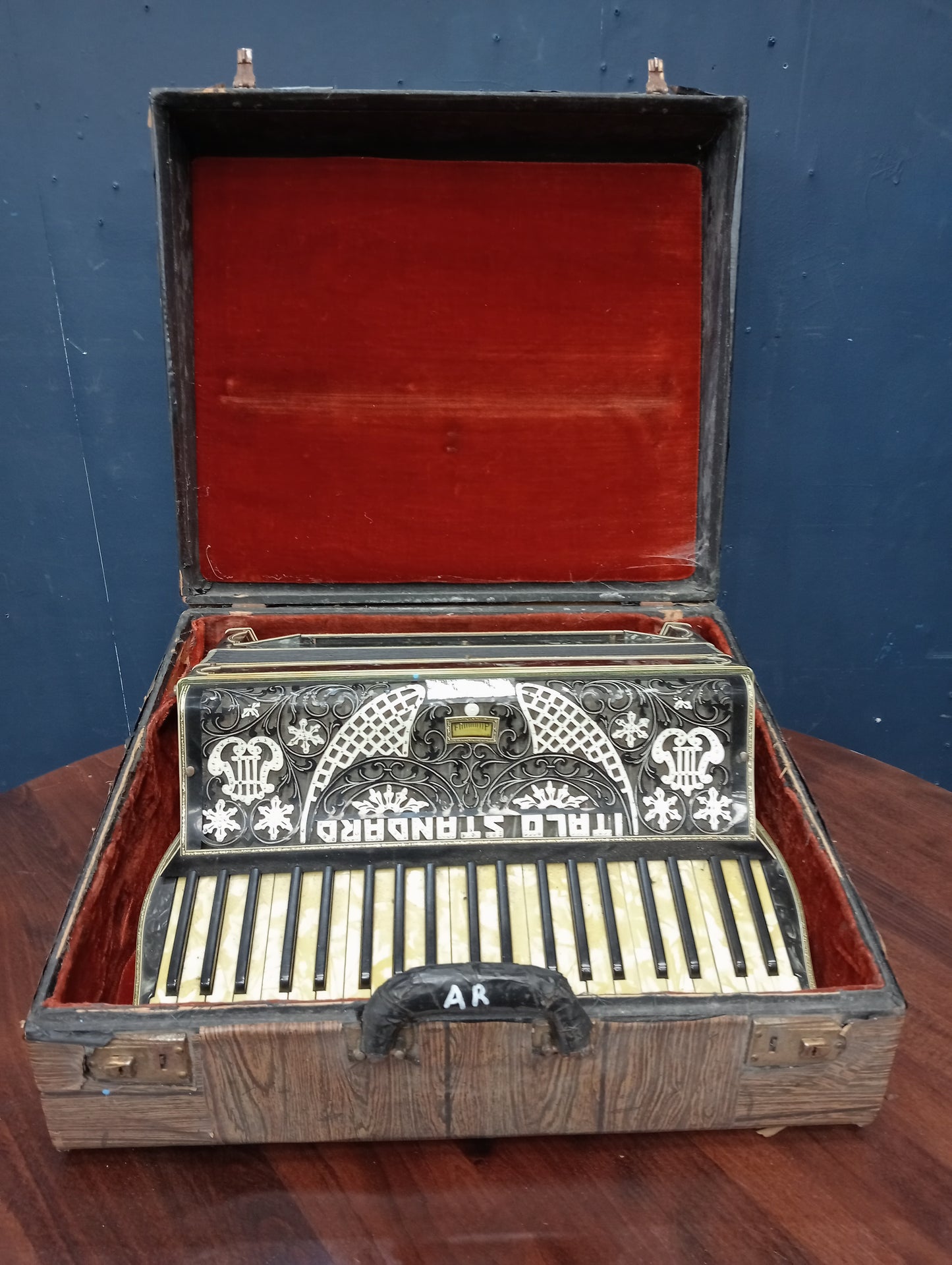 Italo standard piano accordion