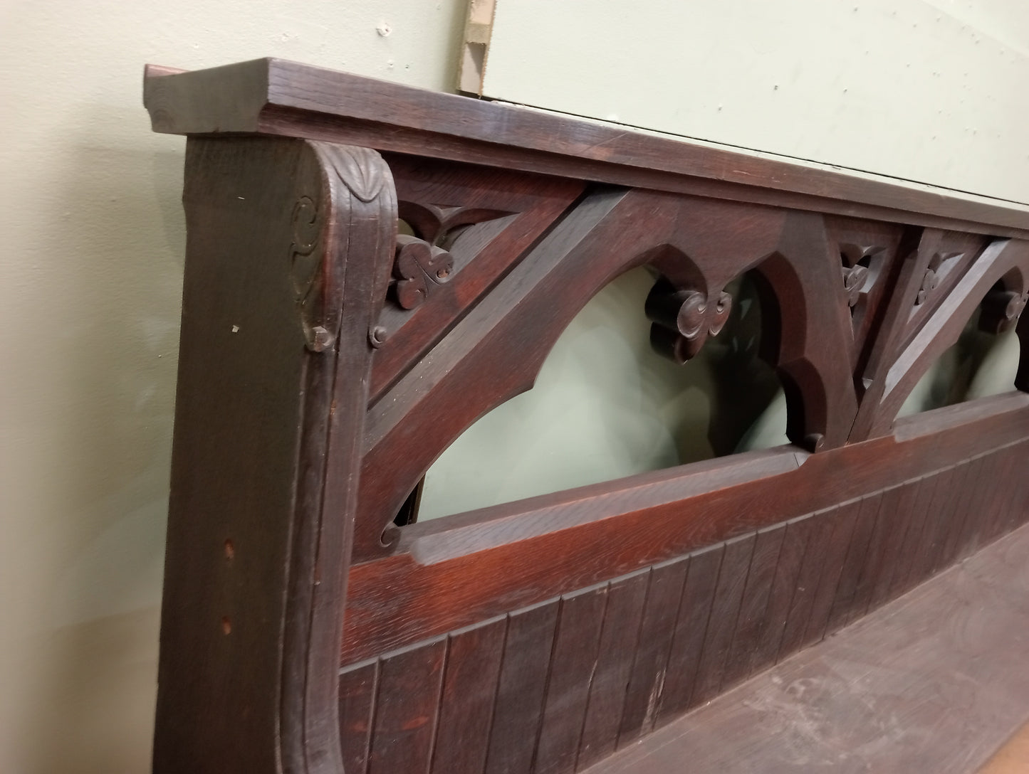 Large oak Victorian gothic revival church pew