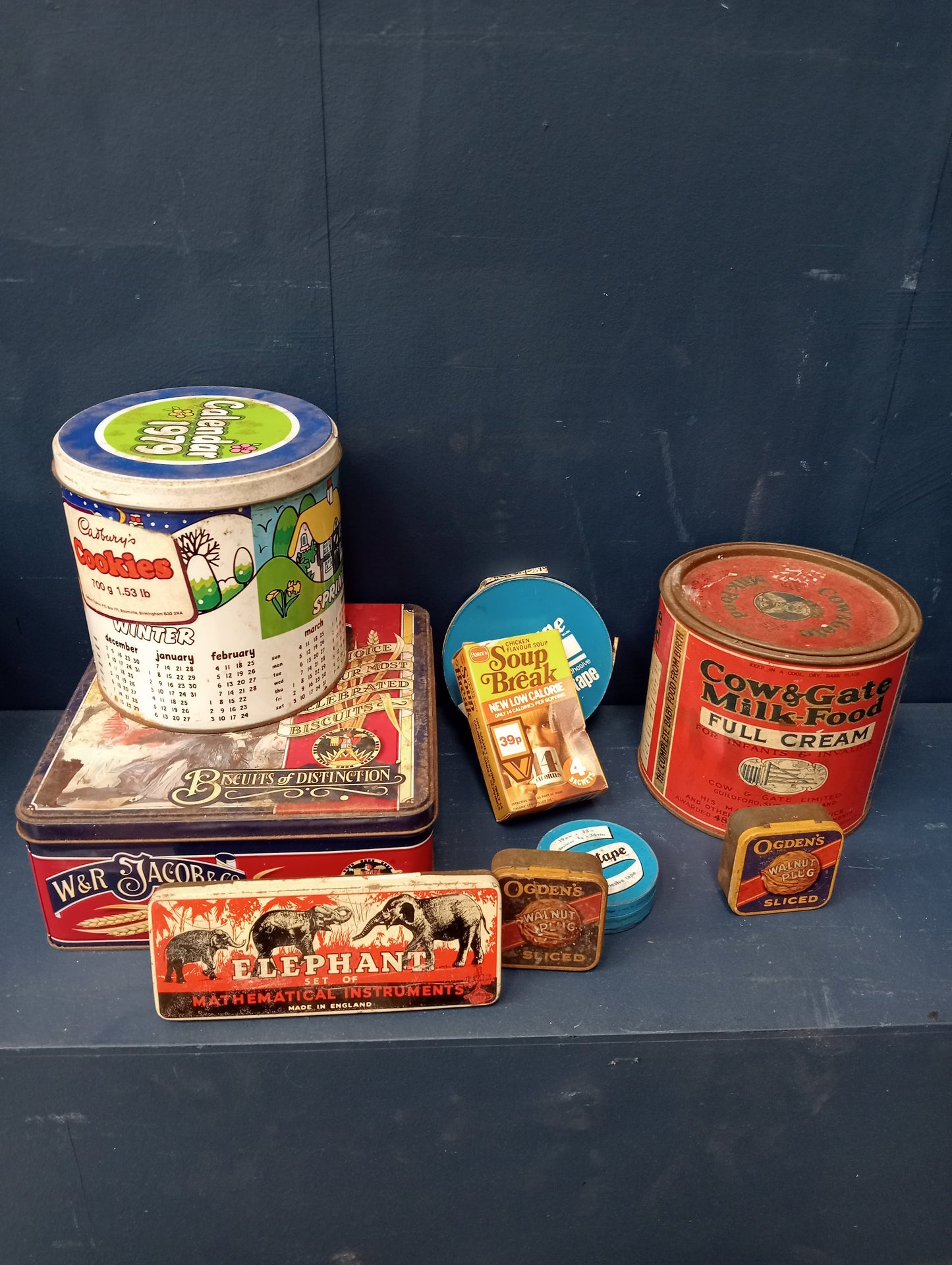 Lot of 10 tins ( Cow and gate)