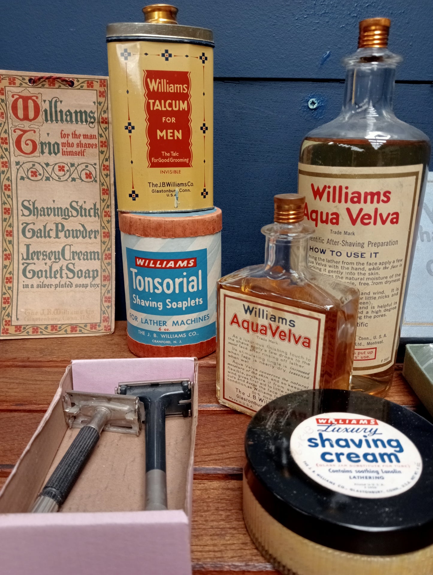 Lot of mixed cosmetic items fourteen original period bottles , boxes , tubes etc