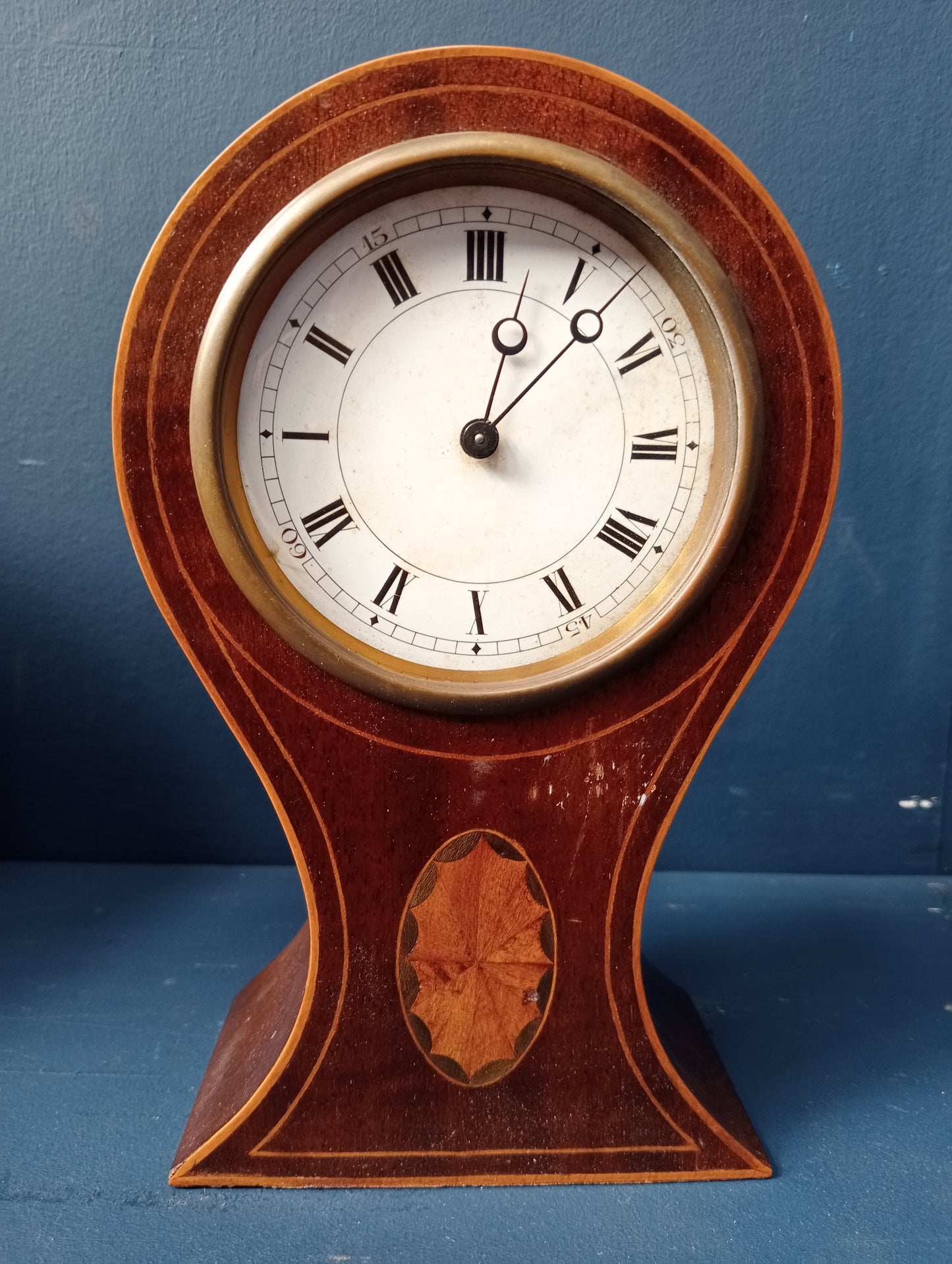 Mahogany inlaid windup carriage clock