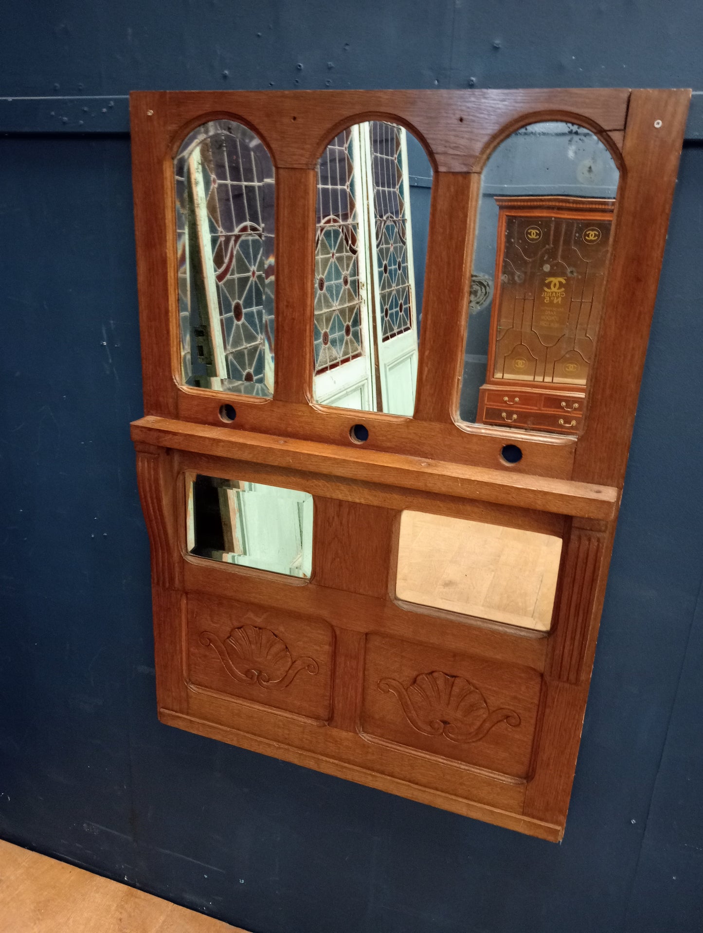 Mirrored oak panel divider